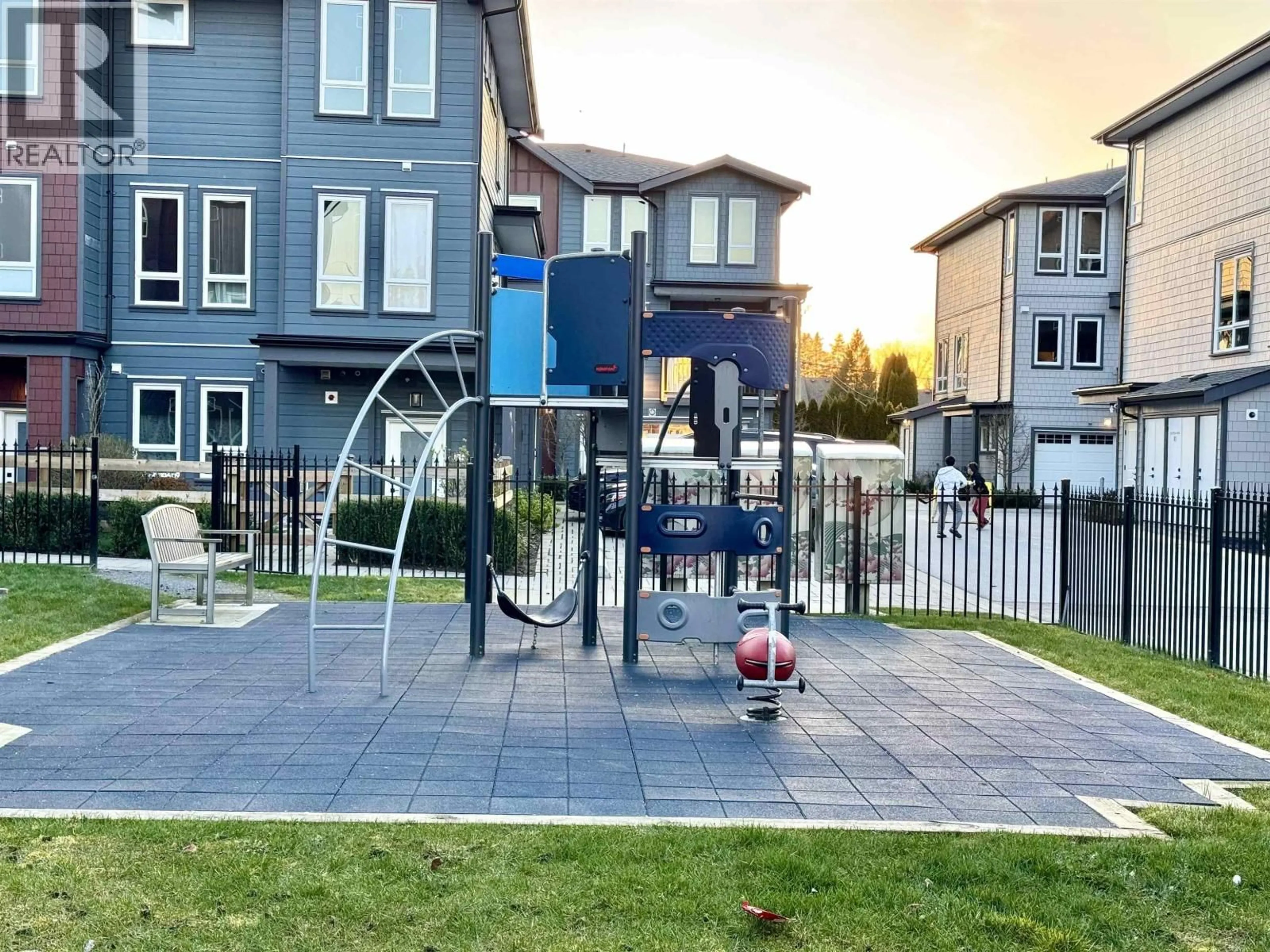 Patio, street for 3 - 11851 232 STREET, Maple Ridge British Columbia V2X6S8