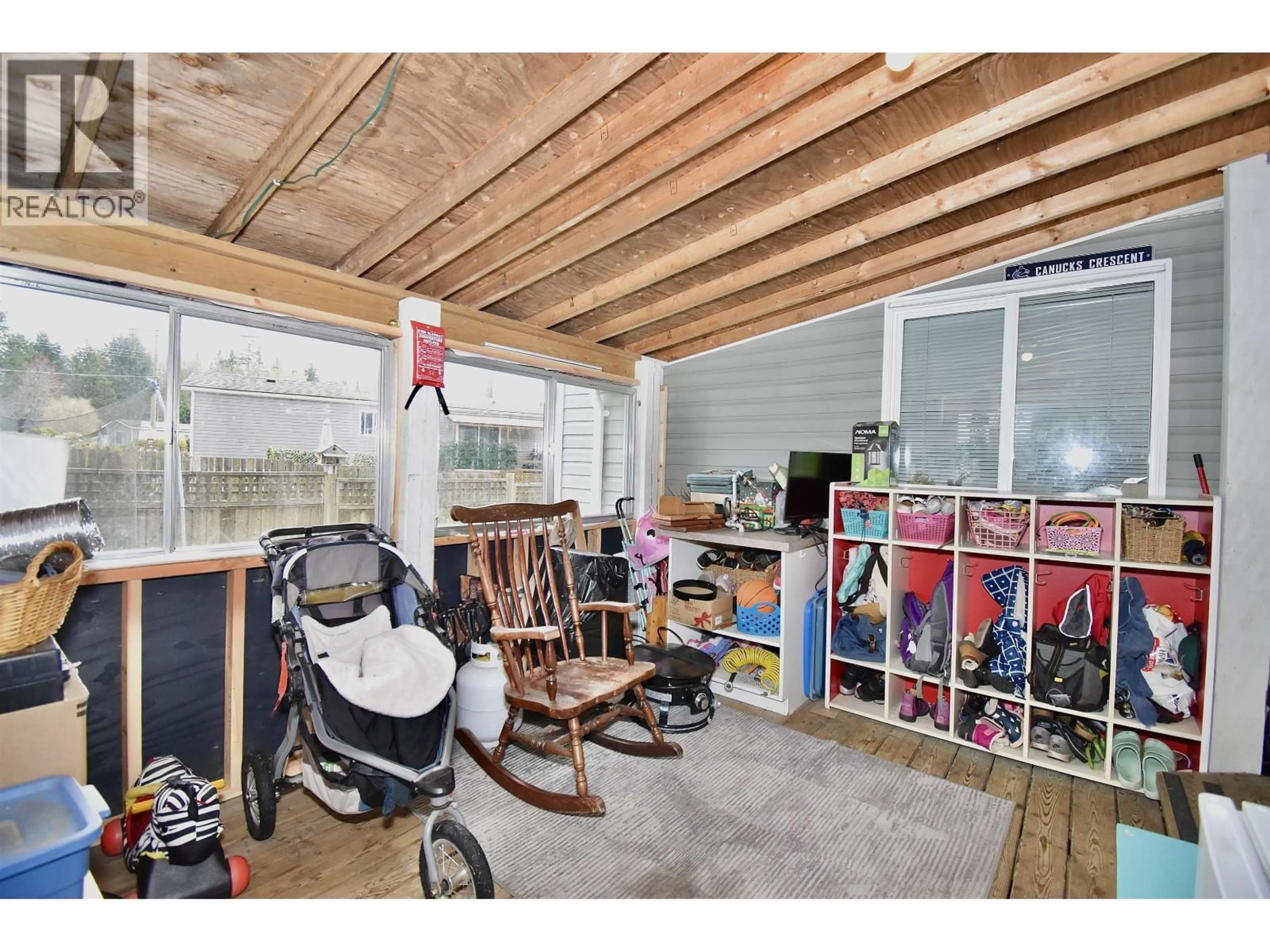 Indoor garage for 114 - 1413 SUNSHINE COAST HIGHWAY, Gibsons British Columbia V0N1V5