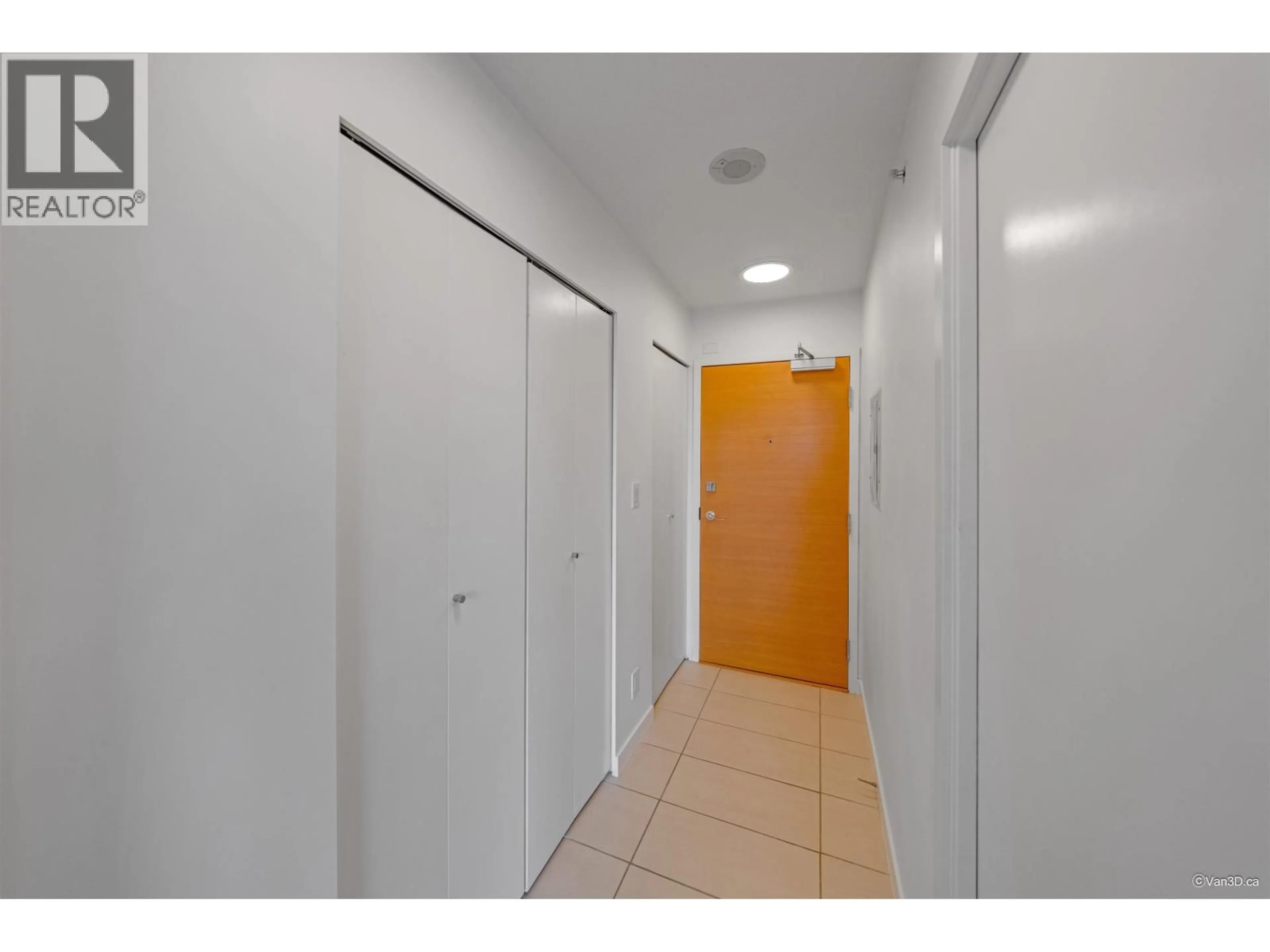 Indoor foyer for 909 - 928 HOMER STREET, Vancouver British Columbia V6B1T7