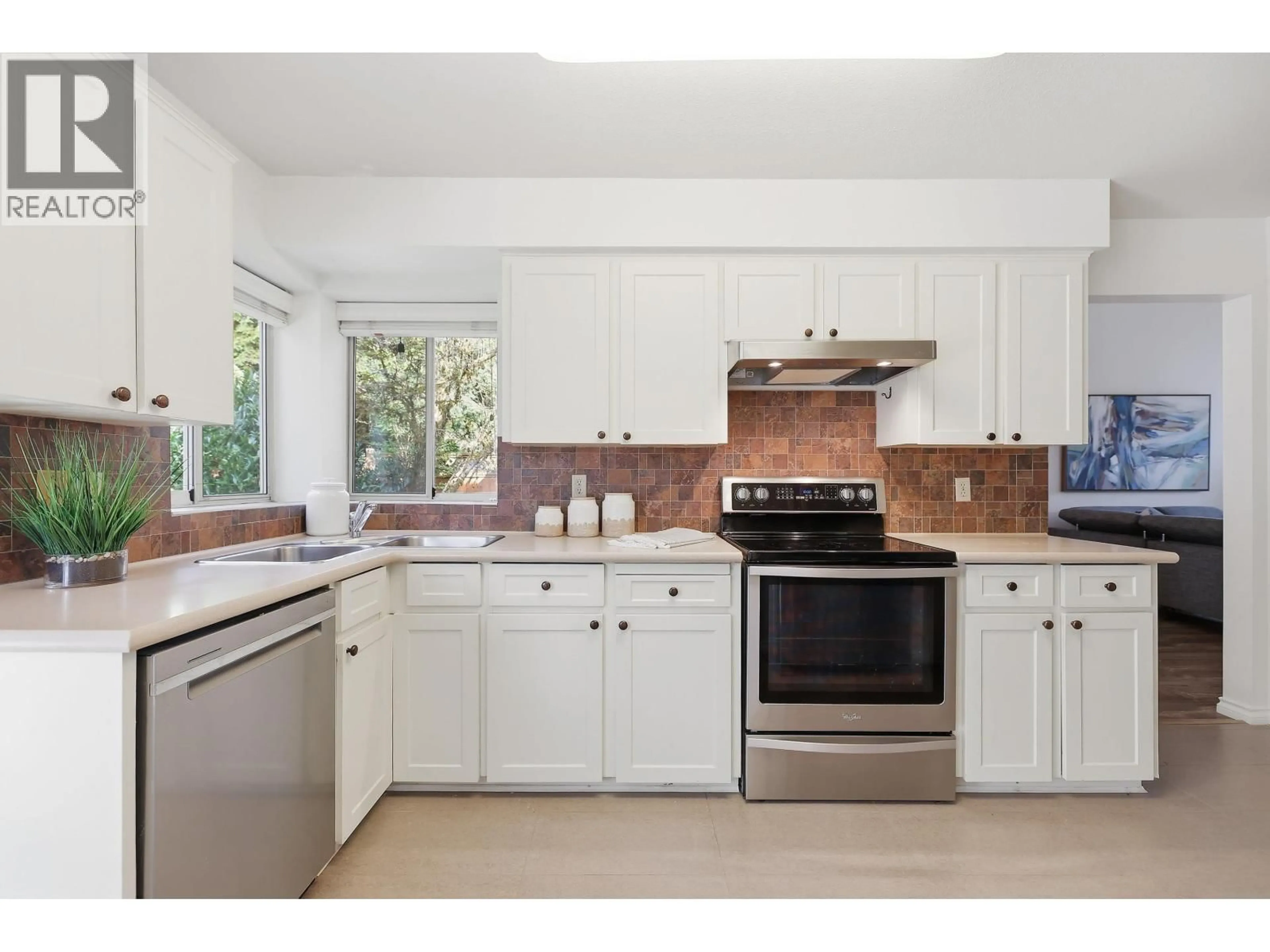 Open concept kitchen, ceramic/tile floor for 1330 CIMARRON DRIVE, Coquitlam British Columbia V3B7B3