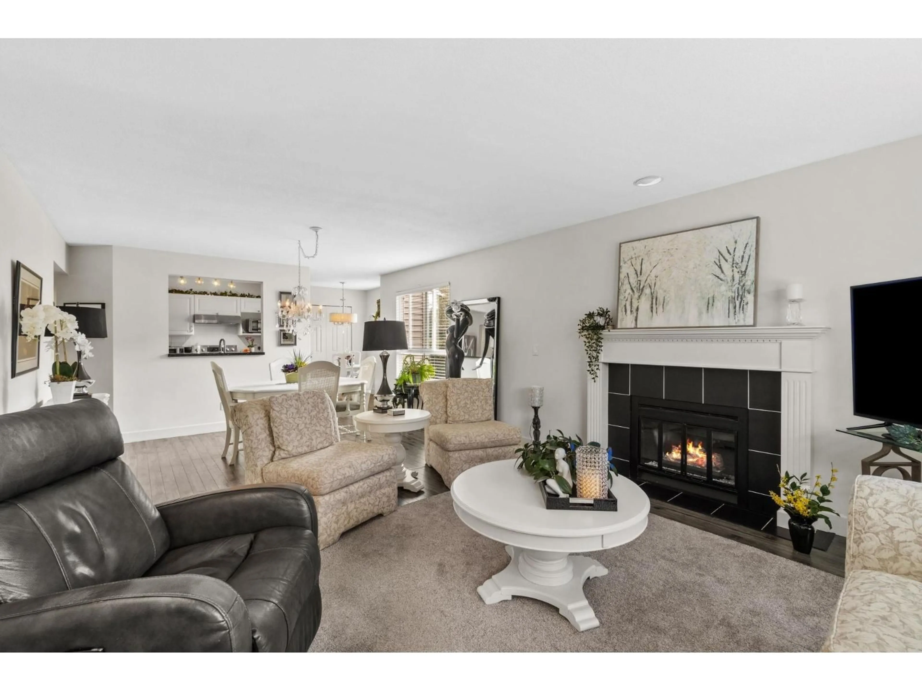 Living room with furniture, unknown for 113 - 20381 96 AVENUE, Langley British Columbia V1M2L1