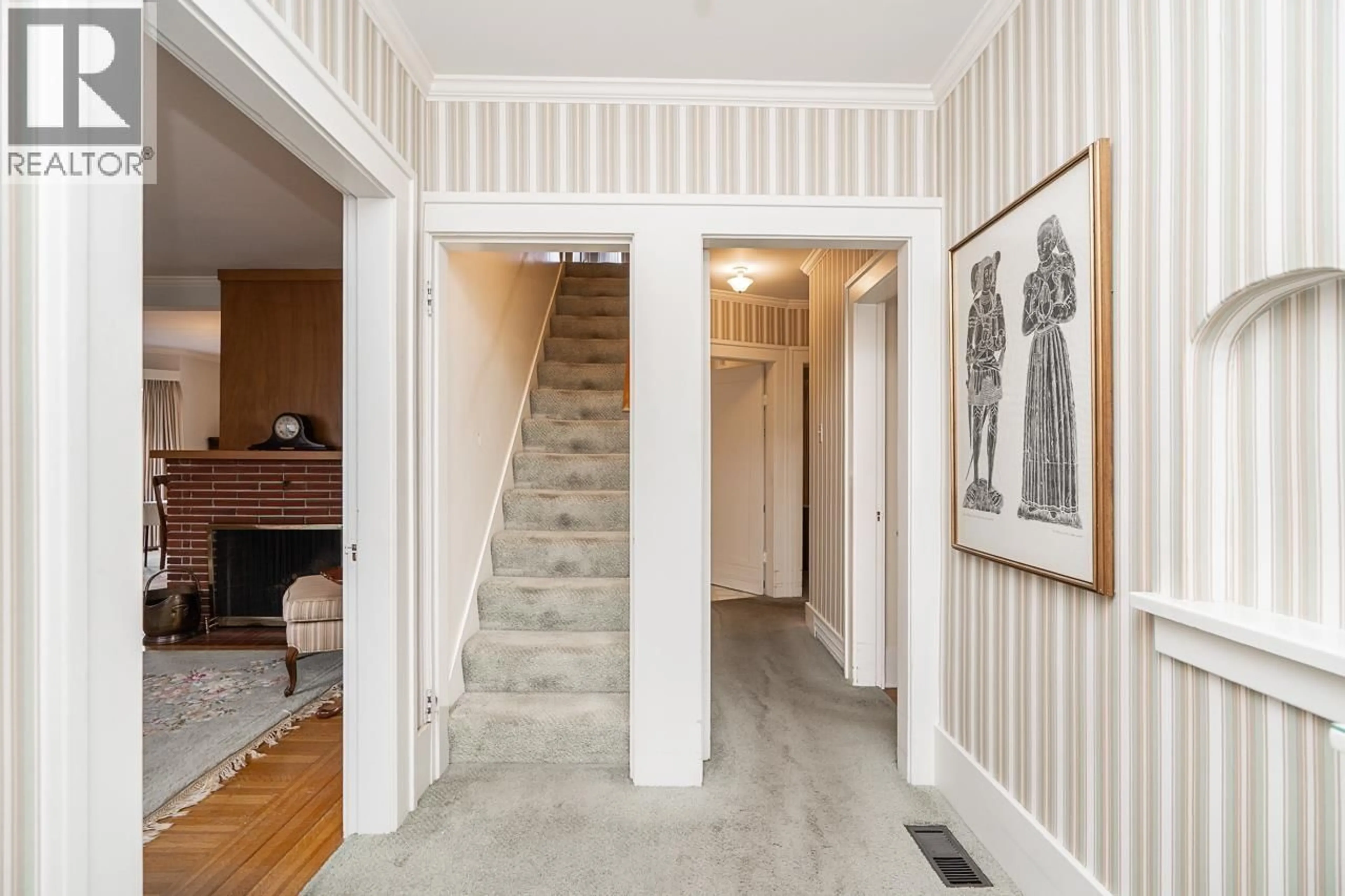 Indoor foyer for 1969 43RD AVENUE, Vancouver British Columbia V6M2C7