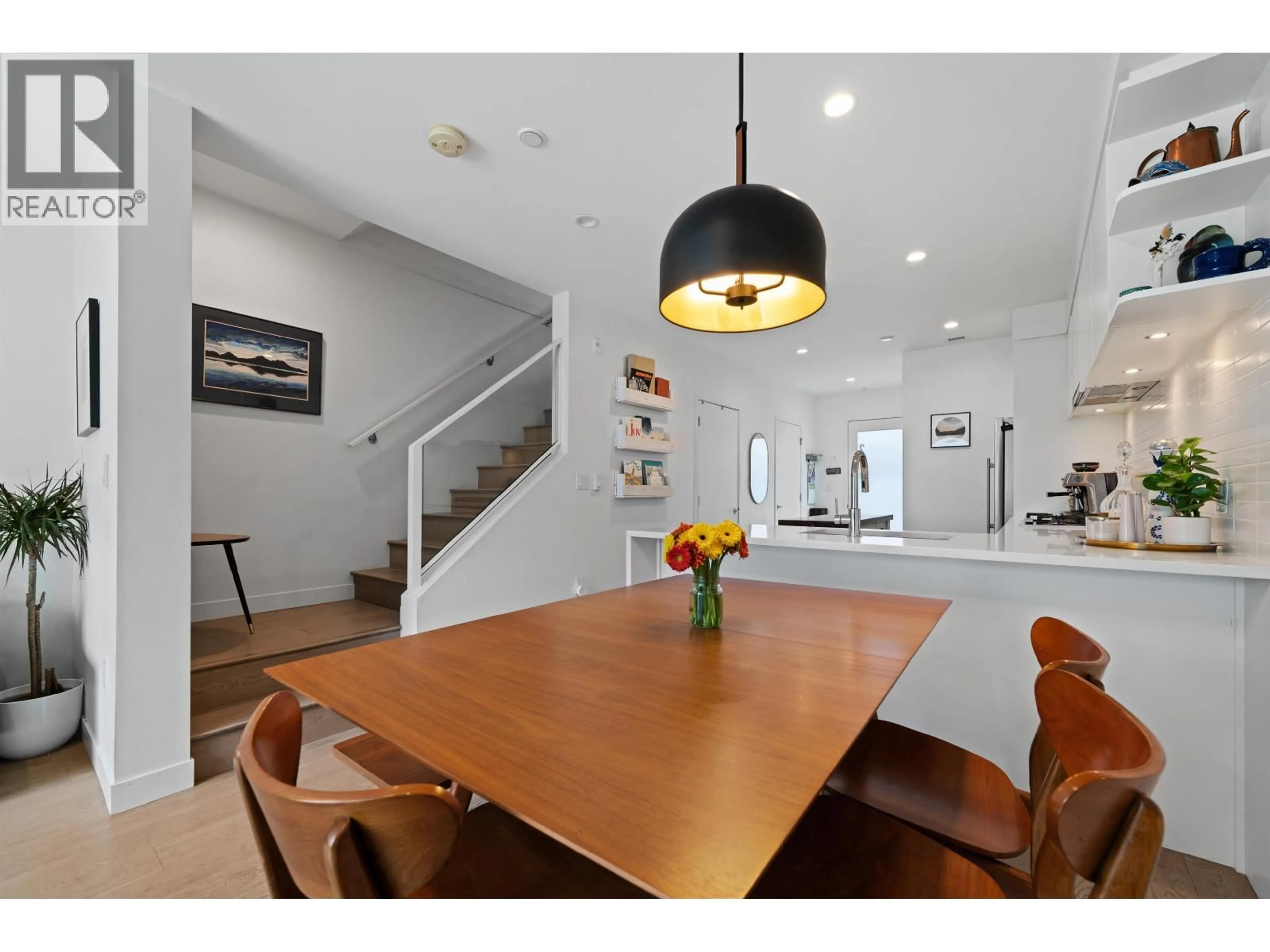 Unknown for 215 - 311 16TH AVENUE, Vancouver British Columbia V5T2T7