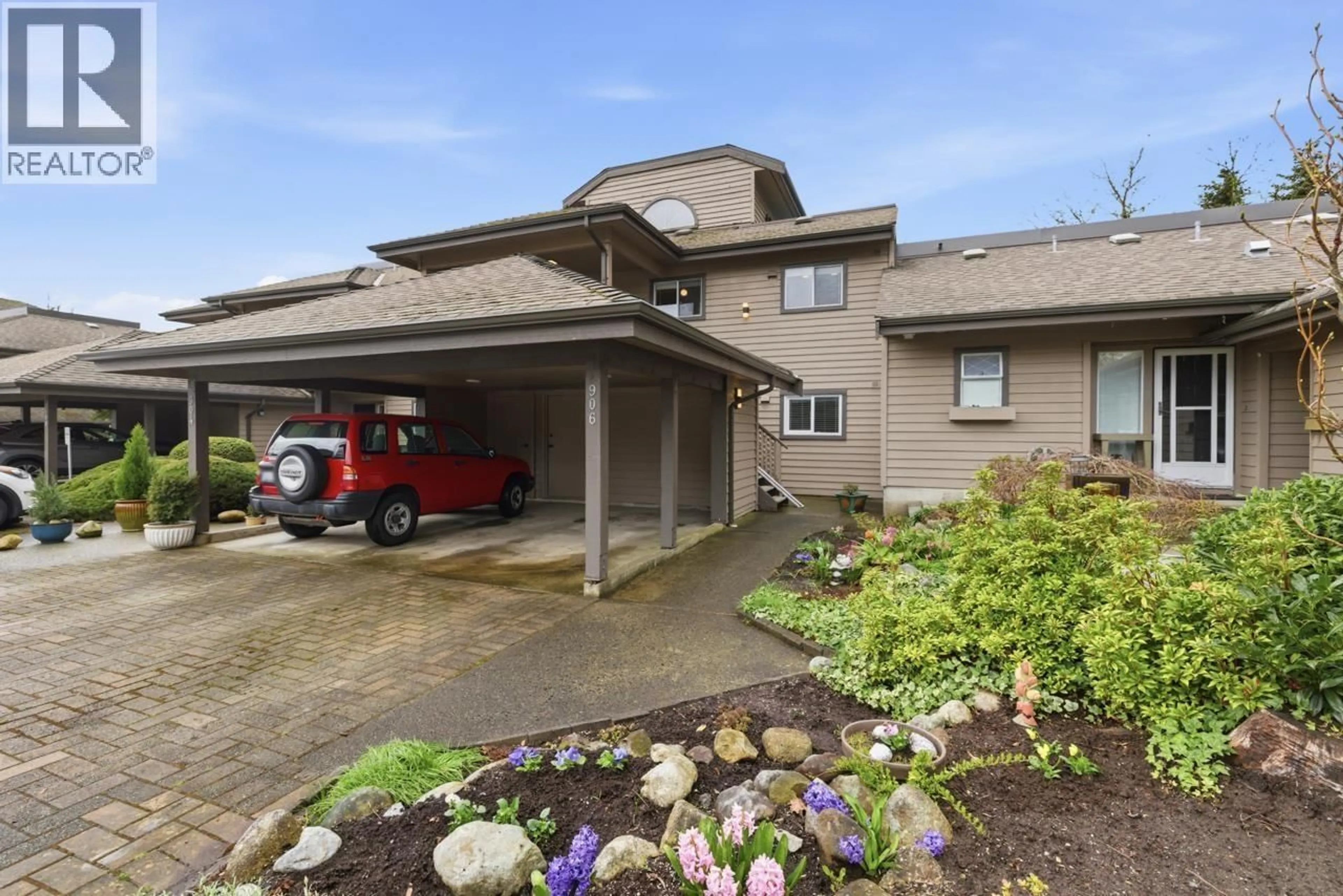 Unknown for 906 ROCHE POINT DRIVE, North Vancouver British Columbia V7H2T5