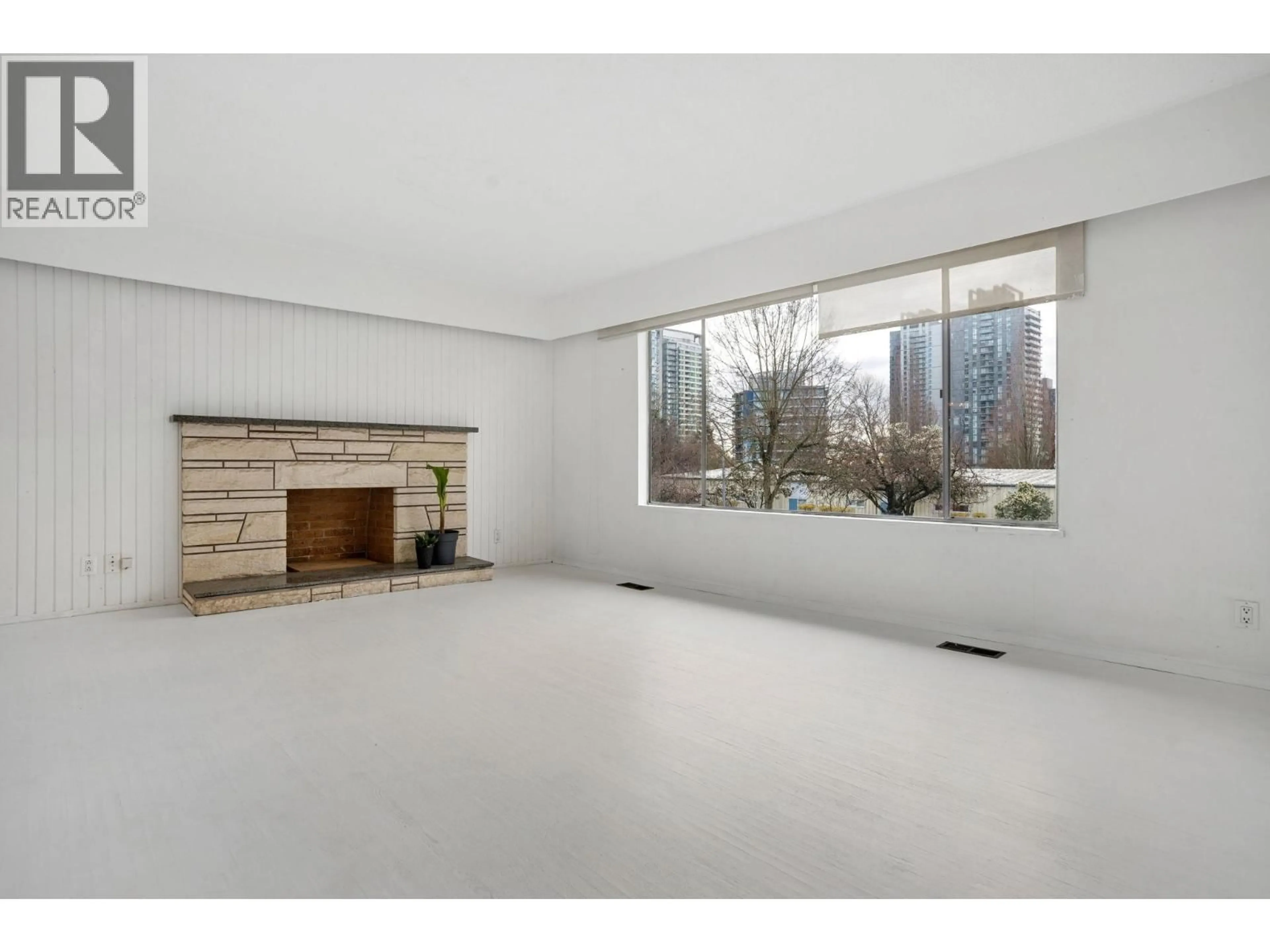 Unknown for 585 65TH AVENUE, Vancouver British Columbia V6P2P6