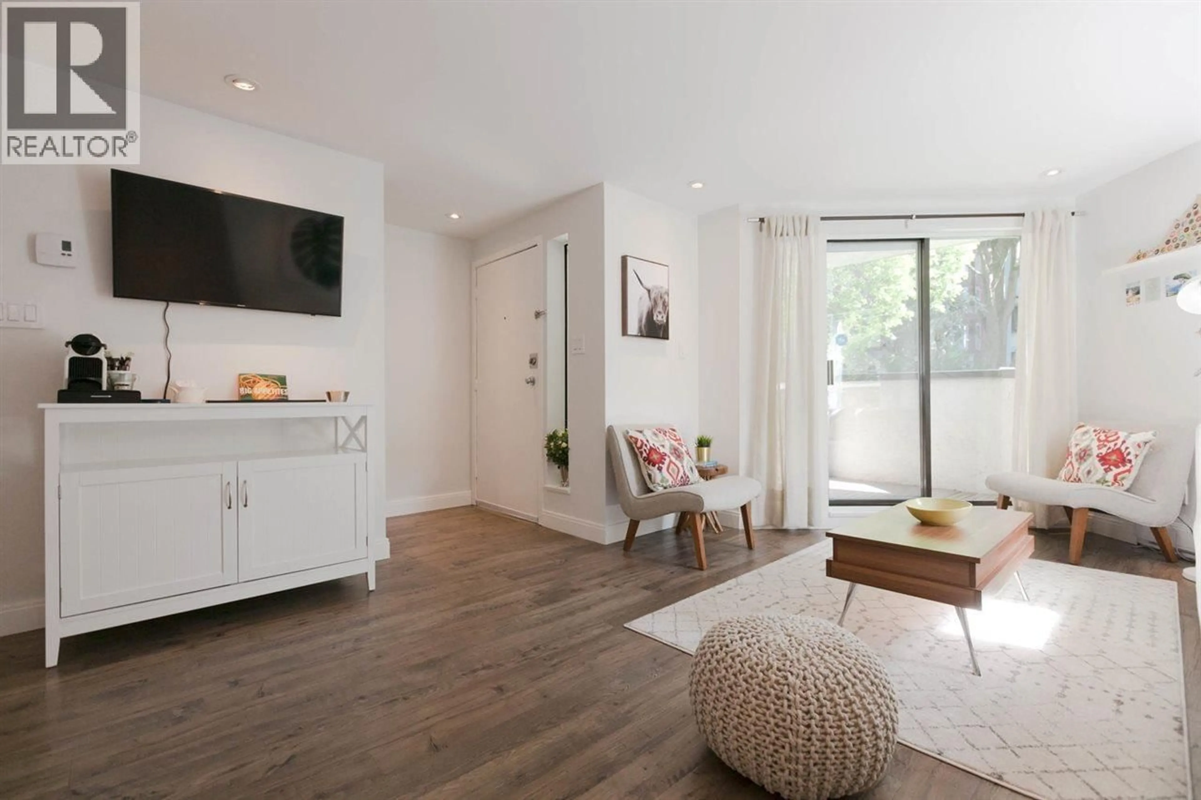 Living room with furniture, unknown for 104 - 936 BUTE STREET, Vancouver British Columbia V6E1Y8