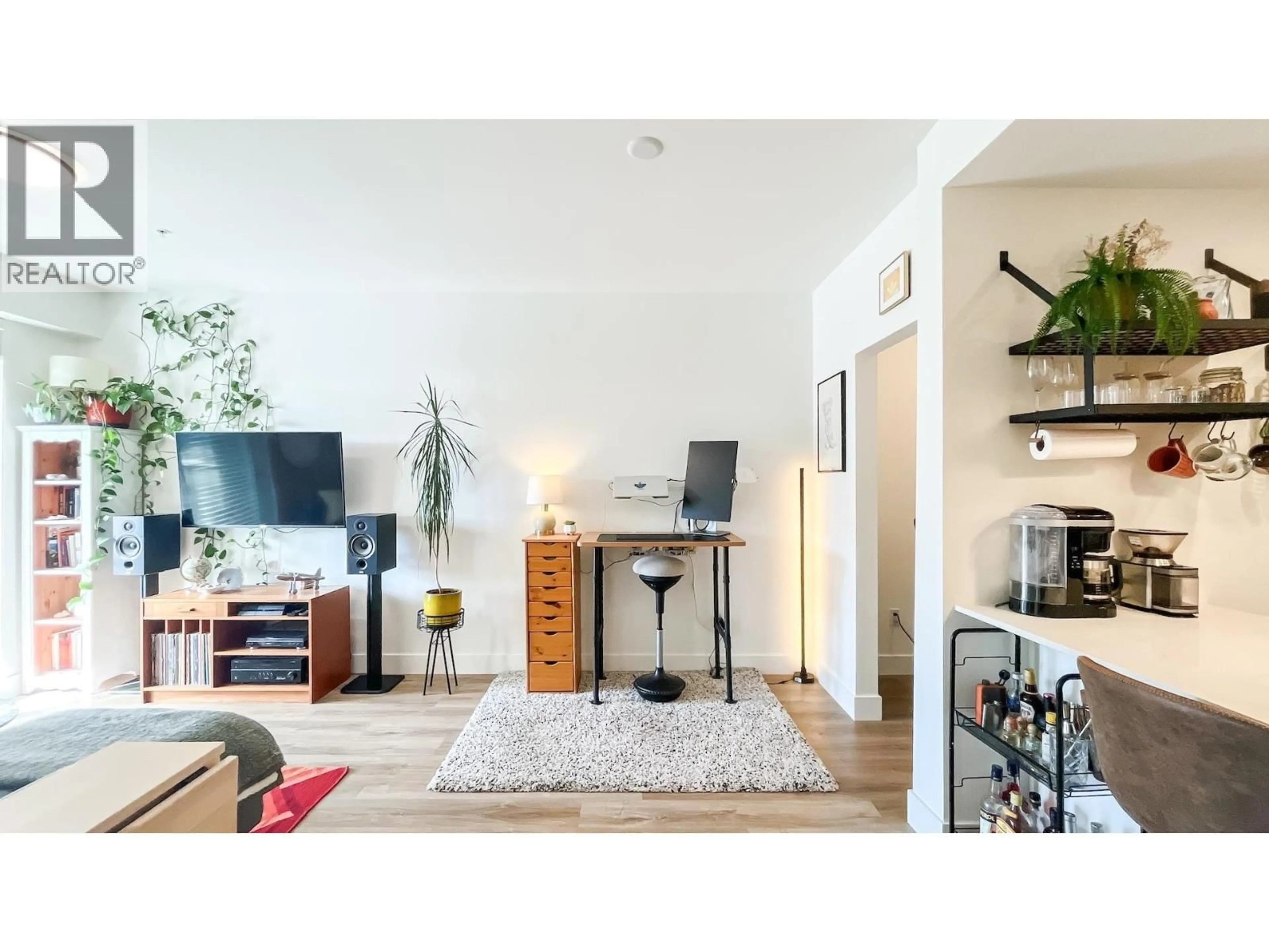 Living room with furniture, unknown for 1314 - 2180 KELLY AVENUE, Port Coquitlam British Columbia V3C0S6