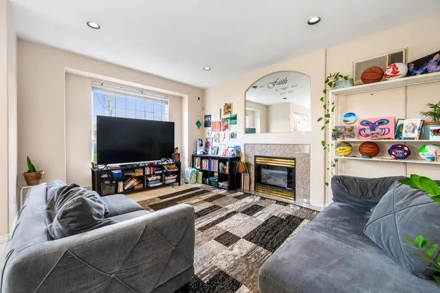 16988 103A AVENUE, Surrey 3