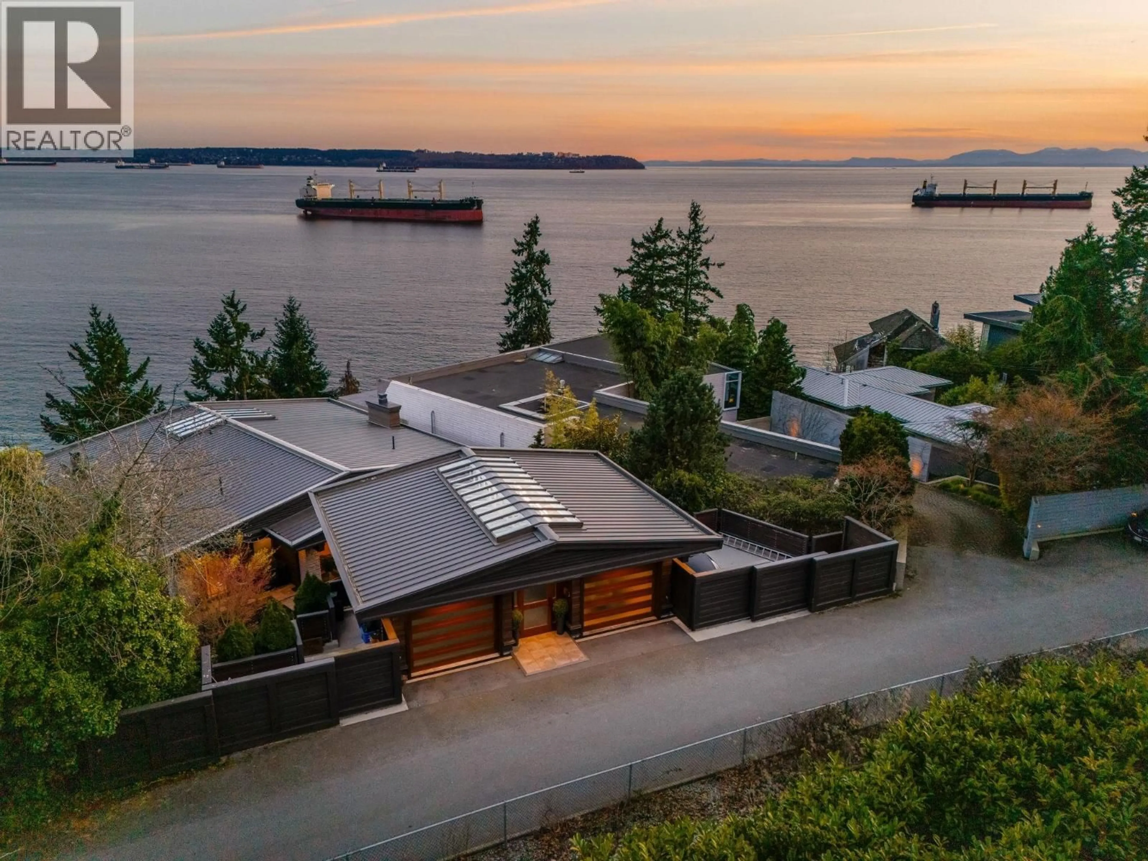 A pic from outside/outdoor area/front of a property/back of a property/a pic from drone, water/lake/river/ocean view for 3673 SUNSET LANE, West Vancouver British Columbia V7V0A9