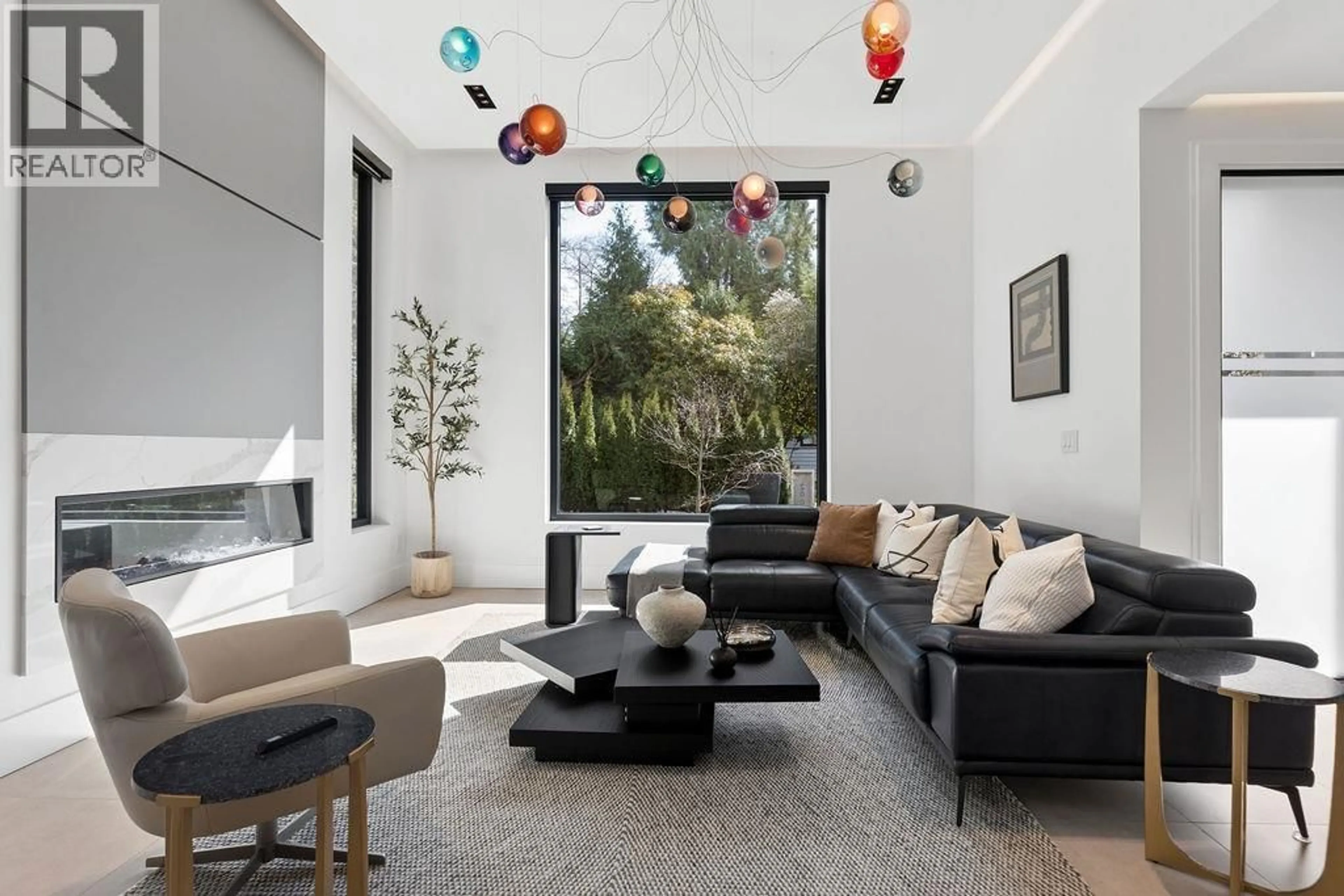 Living room with furniture, unknown for 1200 BEDFORD COURT, North Vancouver British Columbia V7R1L2