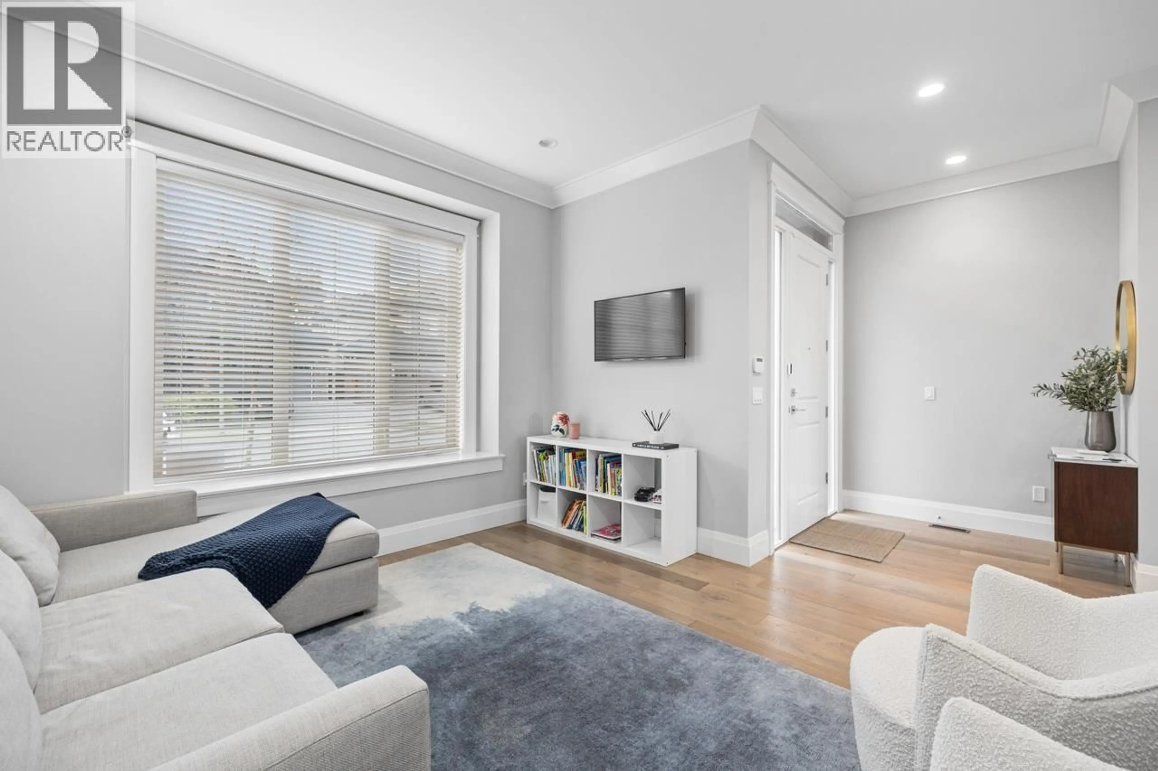 Living room with furniture, unknown for 3358 BALLARD AVENUE, Coquitlam British Columbia V3B0H3