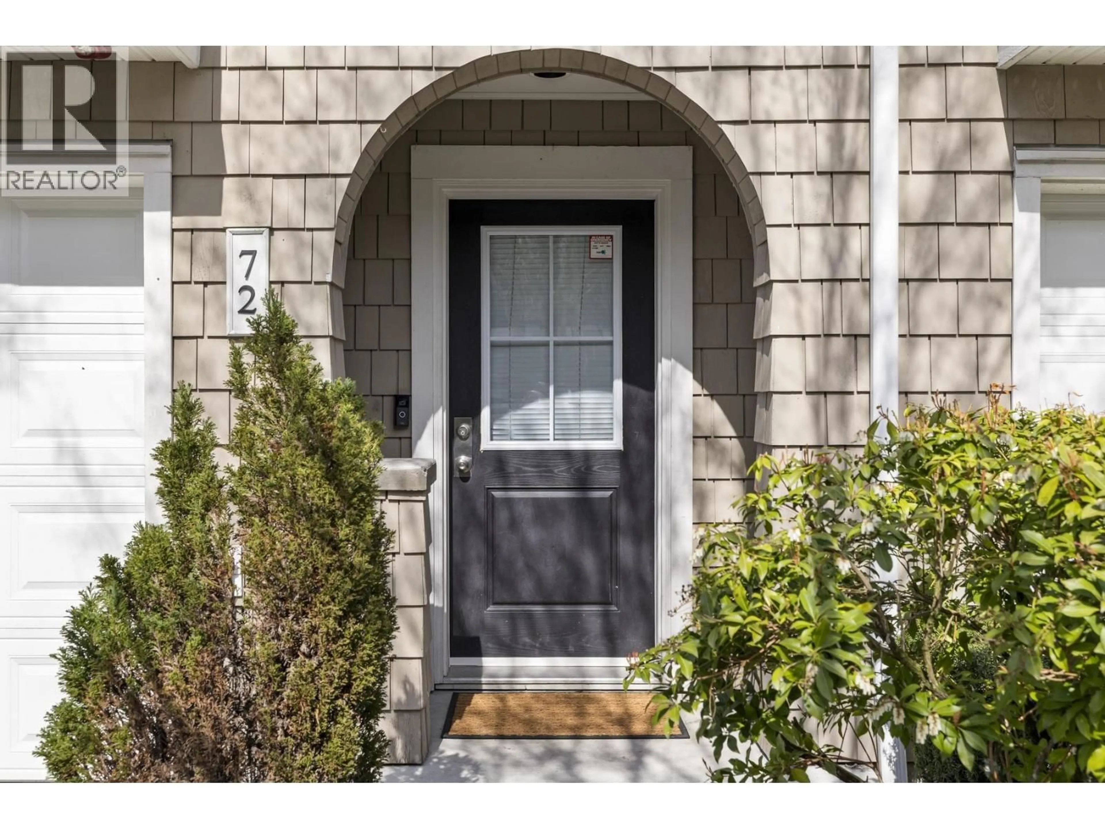 Indoor entryway for 72 - 2418 AVON PLACE, Port Coquitlam British Columbia V3B0C7