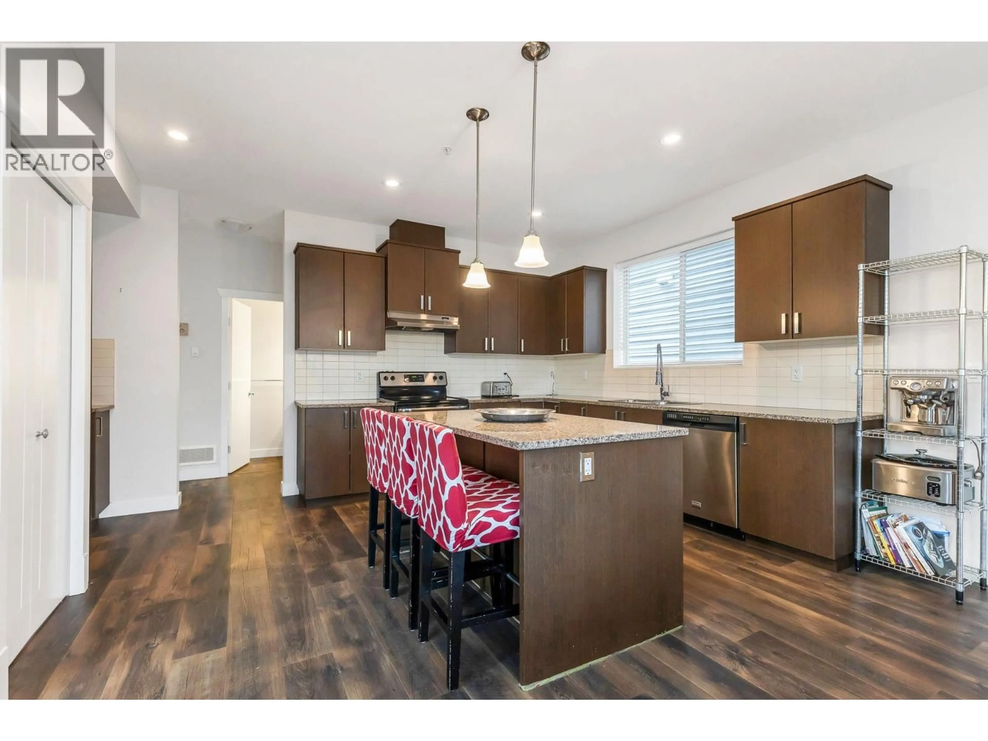 Open concept kitchen, wood/laminate floor for 10777 ERSKINE STREET, Maple Ridge British Columbia V2W0E9