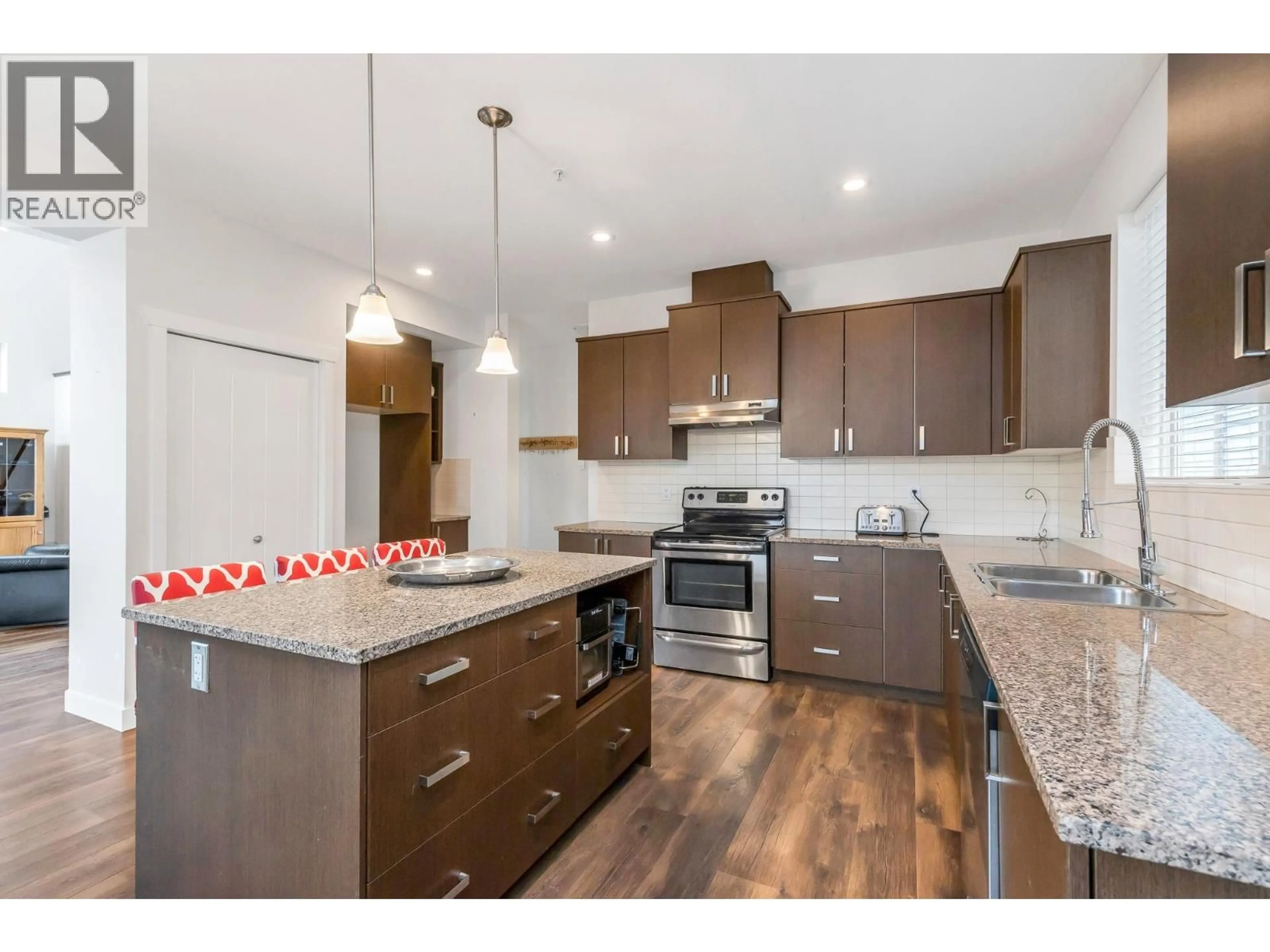 Open concept kitchen, wood/laminate floor for 10777 ERSKINE STREET, Maple Ridge British Columbia V2W0E9
