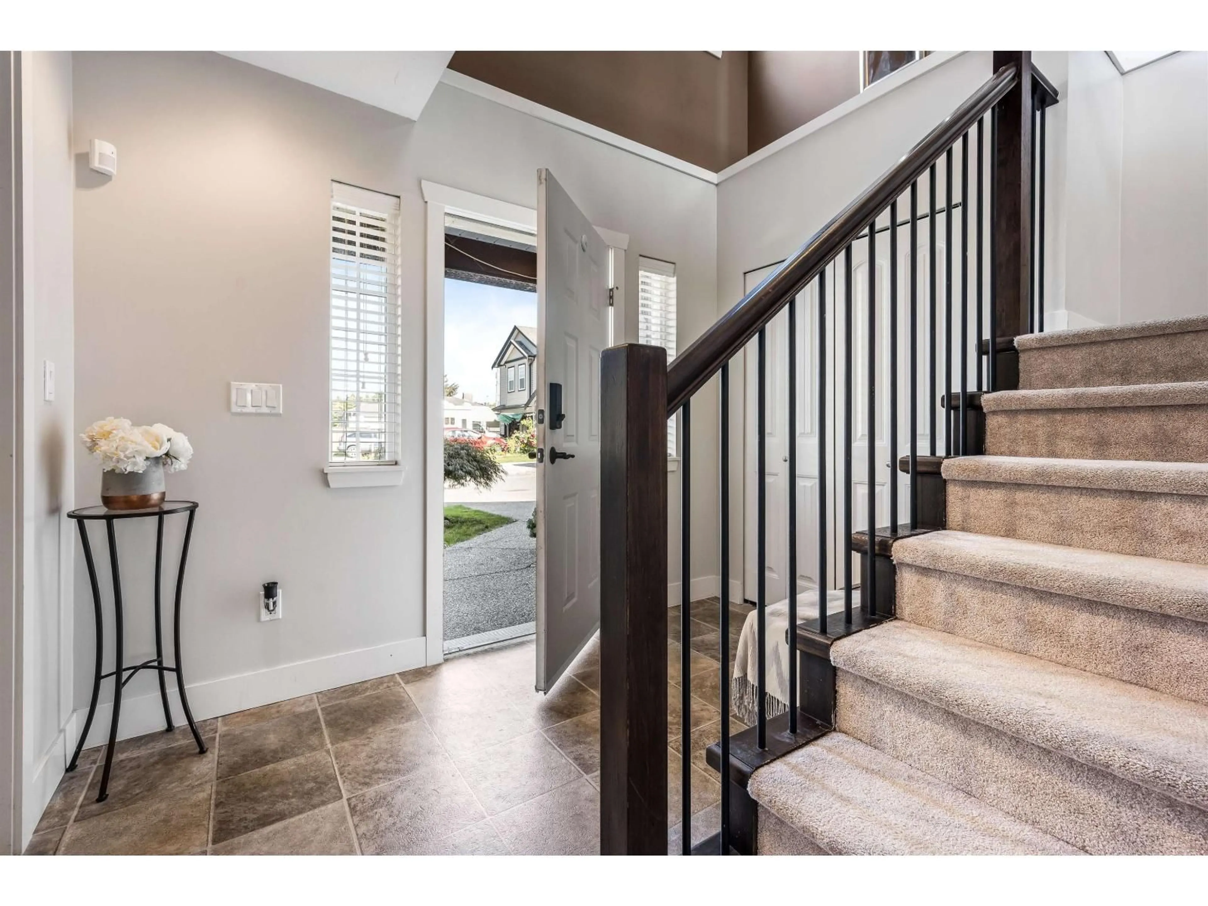 Indoor entryway for 3 - 46238 STRATHCONA ROAD, Chilliwack British Columbia V2P3T2