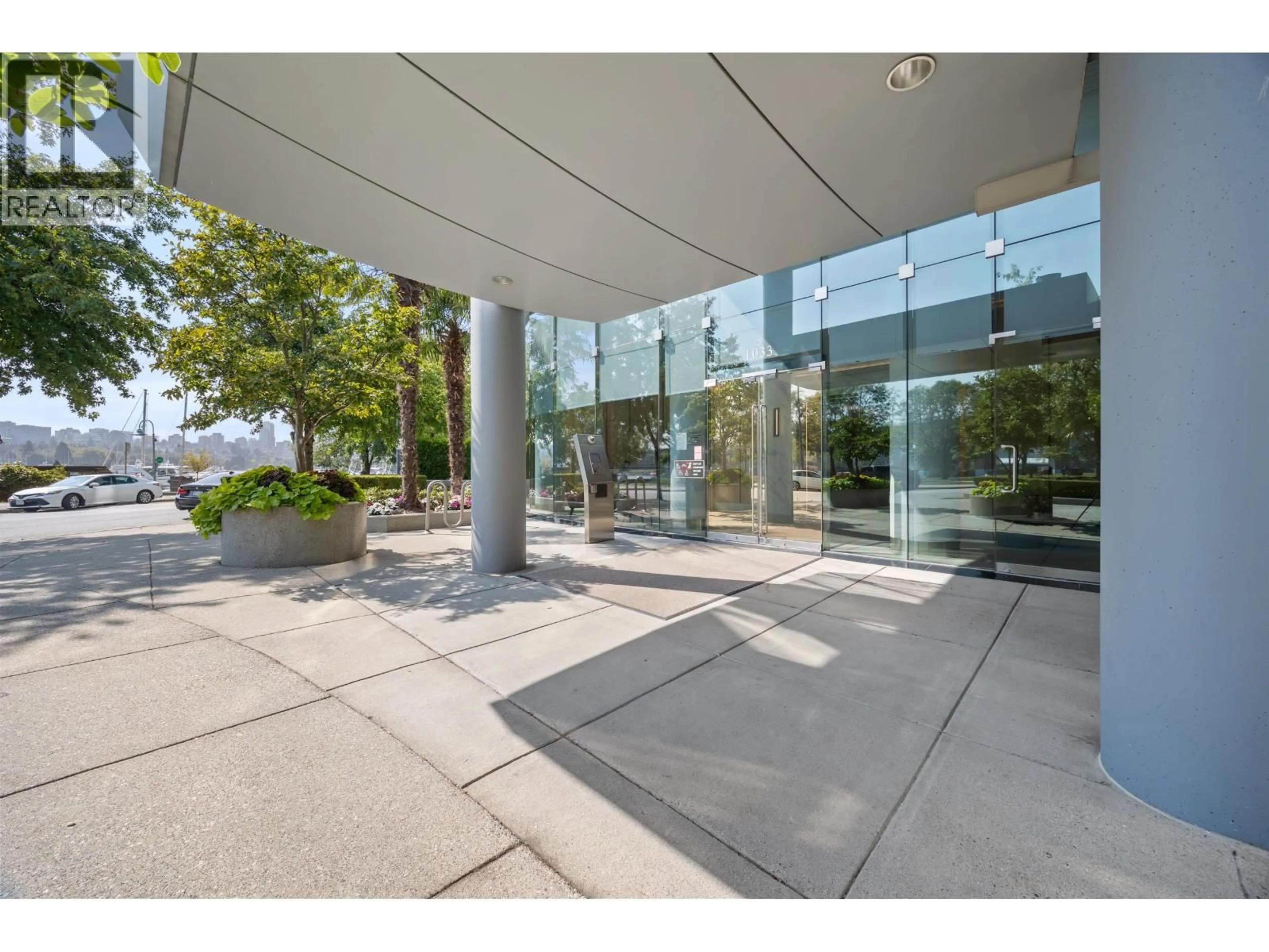 Indoor foyer for 1901 - 1033 MARINASIDE CRESCENT, Vancouver British Columbia V6Z3A3