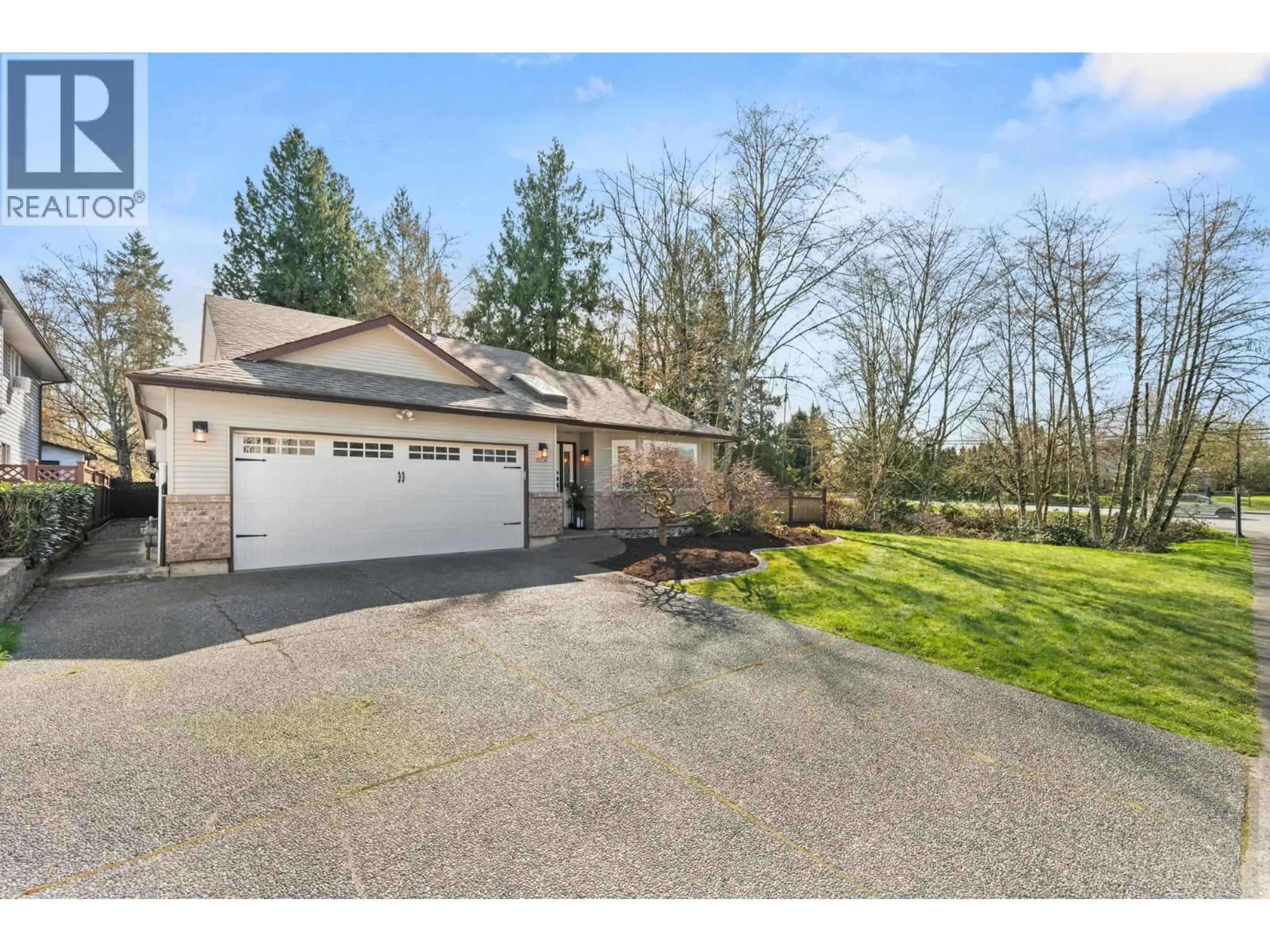 A pic from outside/outdoor area/front of a property/back of a property/a pic from drone, unknown for 23216 121A AVENUE, Maple Ridge British Columbia V2X0X1