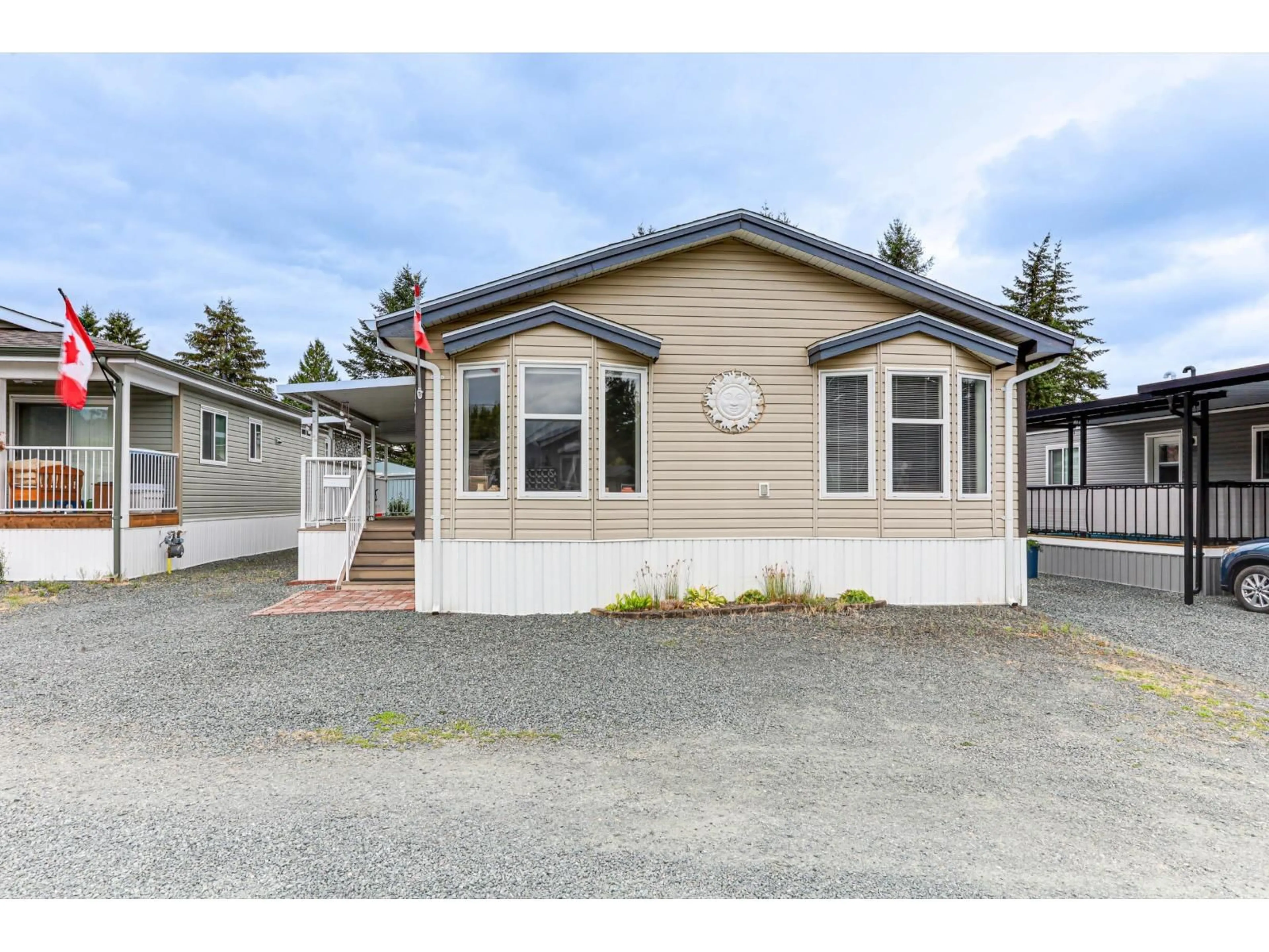 Home with vinyl exterior material, street for 45 - 6035 VEDDER ROAD, Chilliwack British Columbia V2R1E5