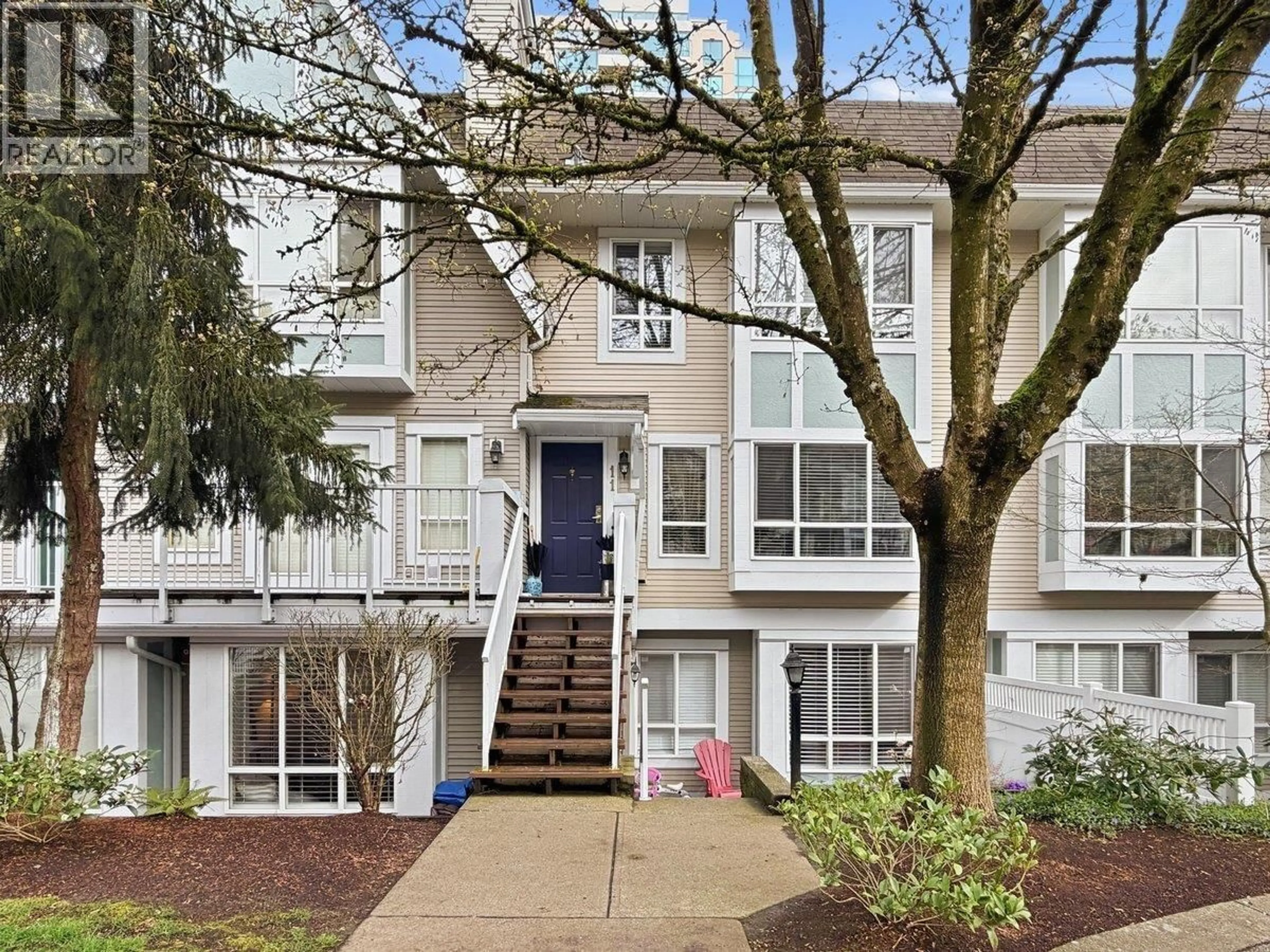 Unknown for 10 - 6588 SOUTHOAKS CRESCENT, Burnaby British Columbia V5E4K1