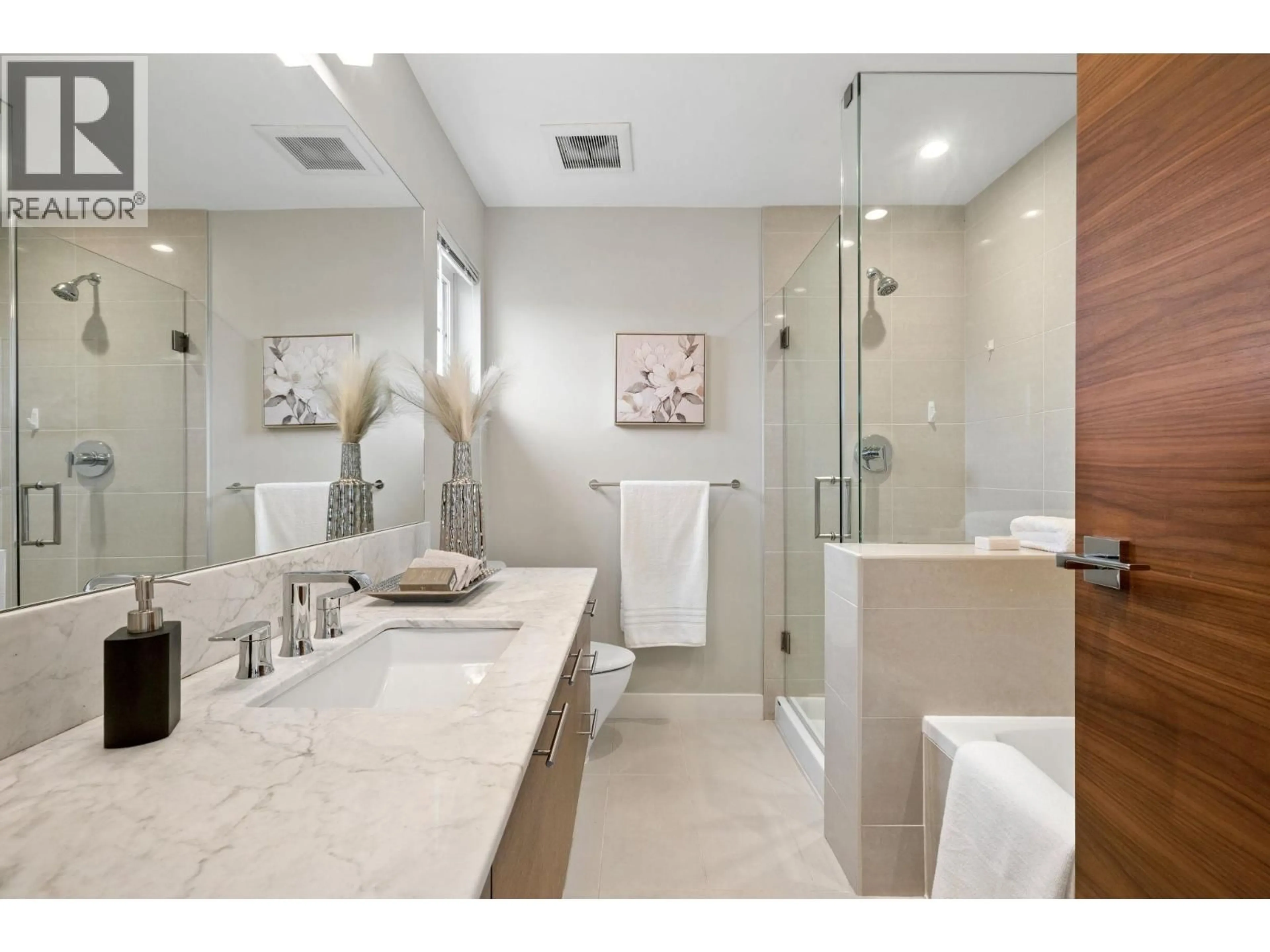 Contemporary bathroom, ceramic/tile floor for 5423 WILLOW STREET, Vancouver British Columbia V5Z3S3