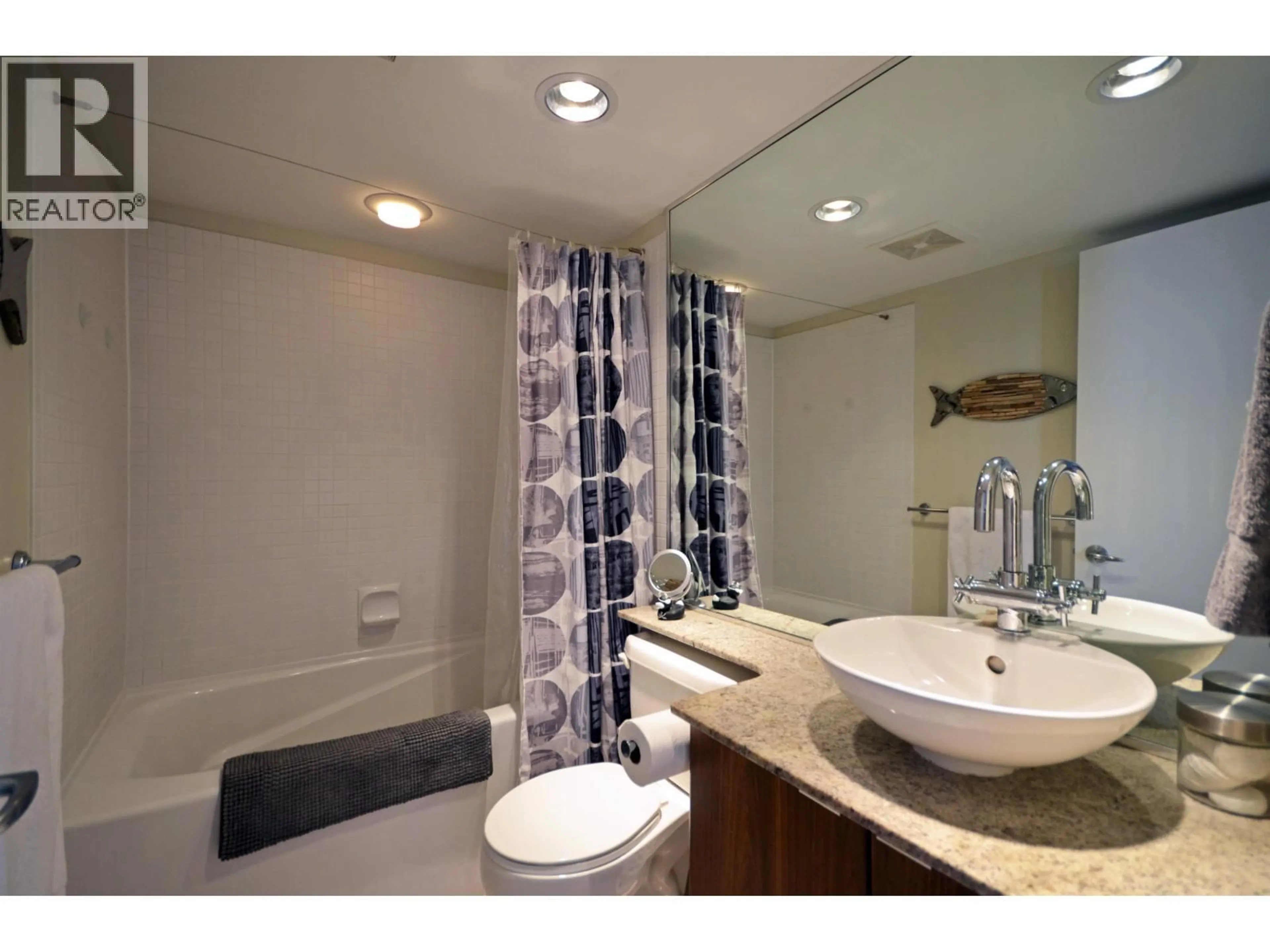 Standard bathroom, ceramic/tile floor for 601 - 989 BEATTY STREET, Vancouver British Columbia V6Z3C2