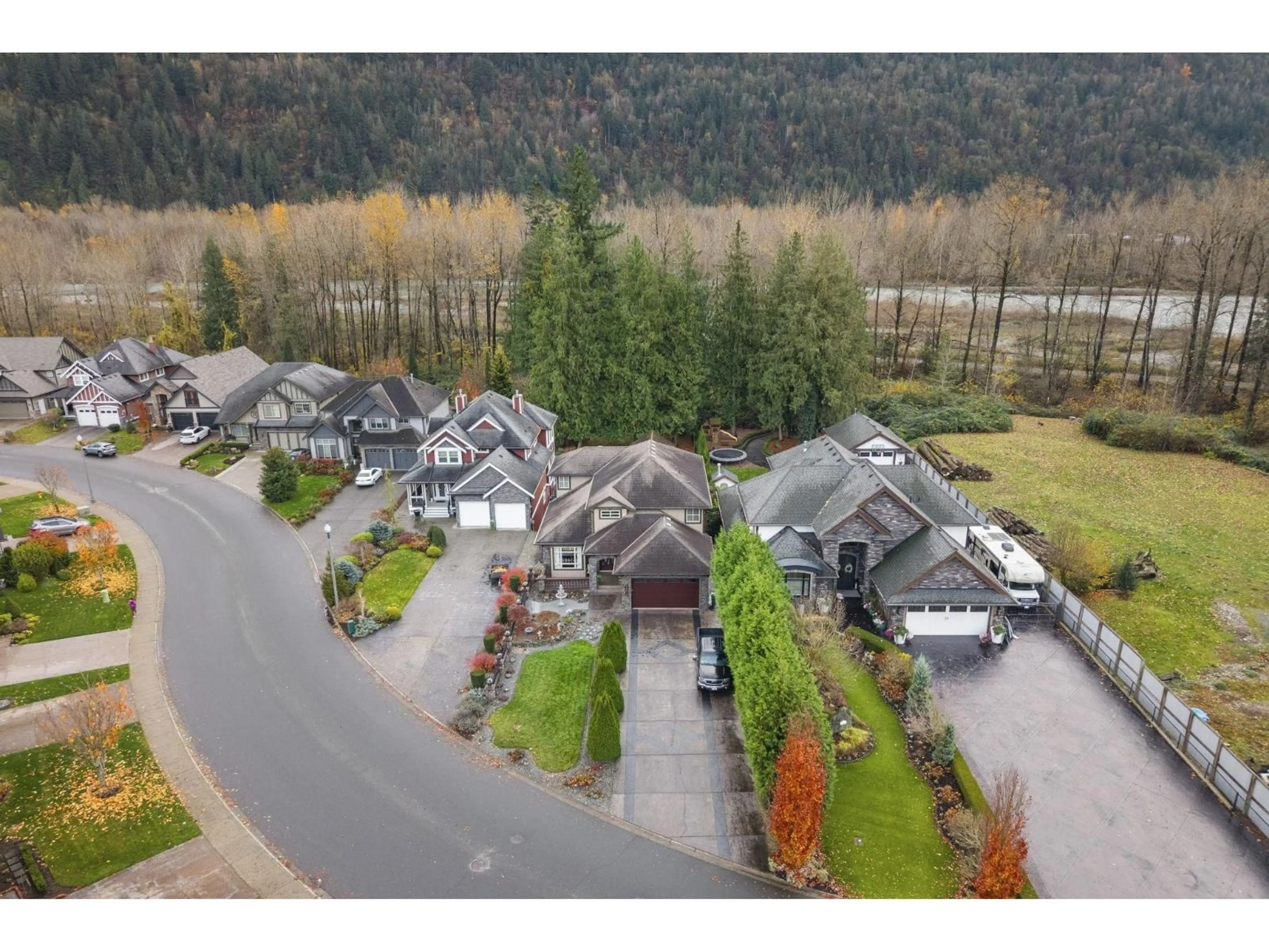 A pic from outside/outdoor area/front of a property/back of a property/a pic from drone, mountain view for 44414 MCLAREN DRIVE, Chilliwack British Columbia V2R0A3