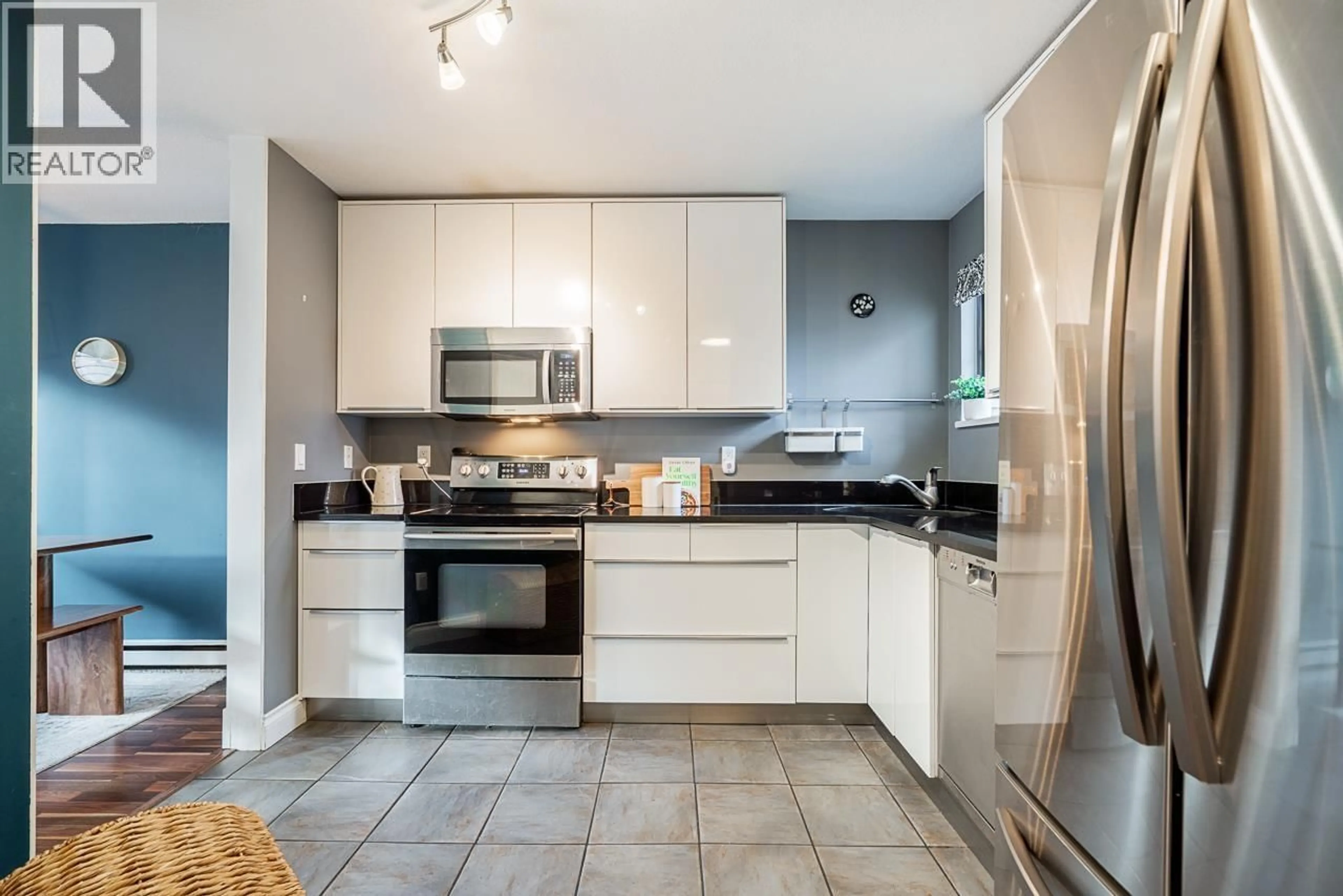 Open concept kitchen, ceramic/tile floor for 98 BEGIN STREET, Coquitlam British Columbia V3K6M9