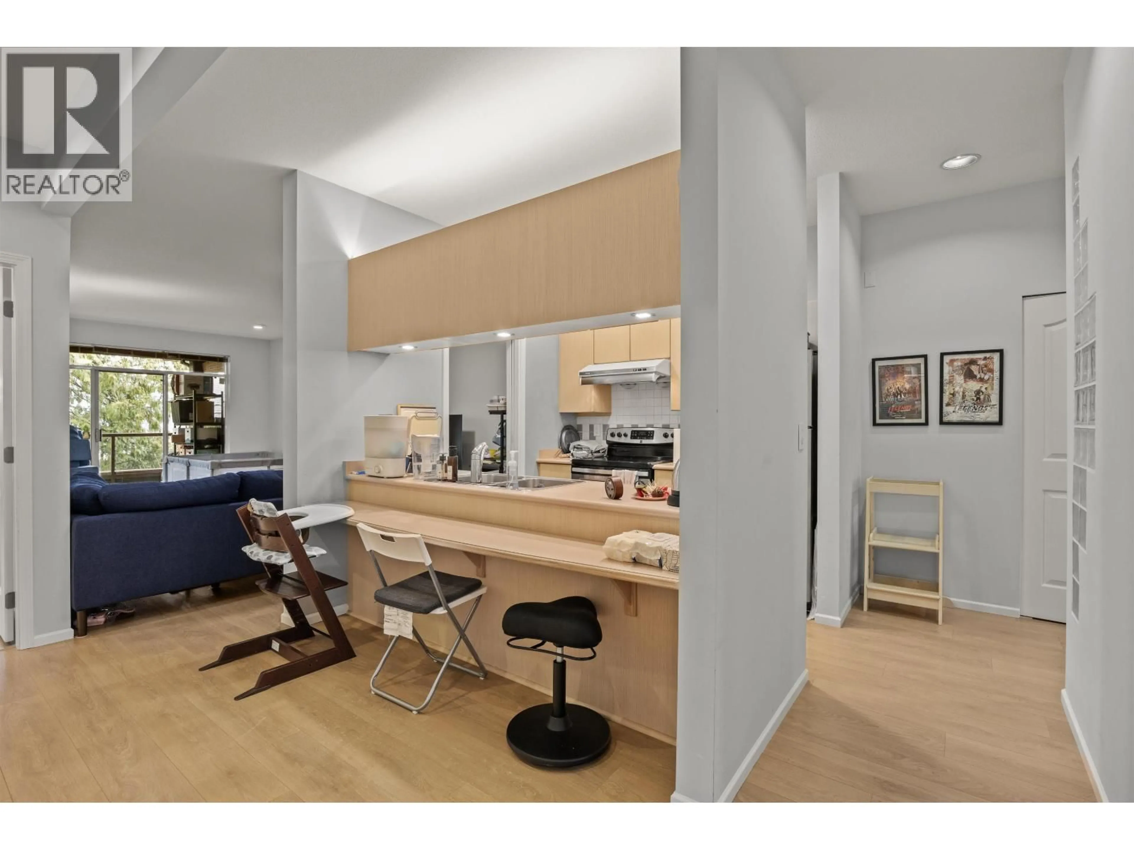 Open concept kitchen, wood/laminate floor for 207 - 4951 SANDERS STREET, Burnaby British Columbia V5H1S8