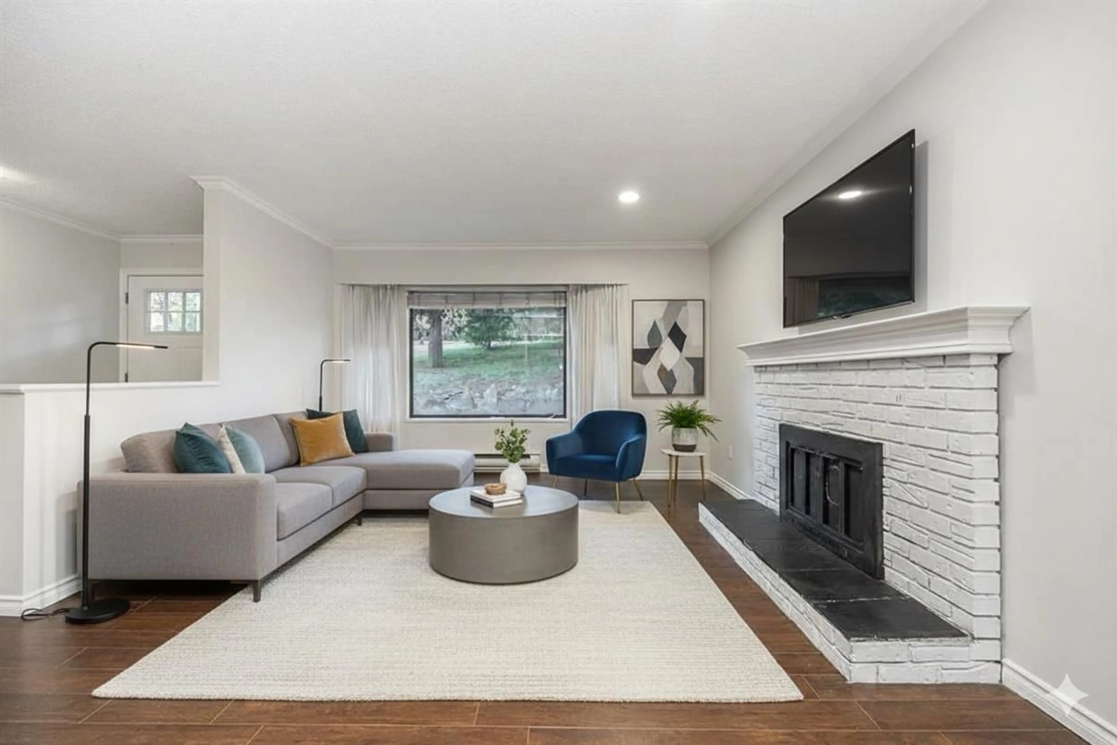 Living room with furniture, unknown for 3906 200 STREET, Langley British Columbia V3A1K5