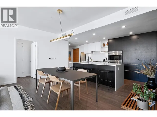 802 - 210 5TH AVENUE, Vancouver 2