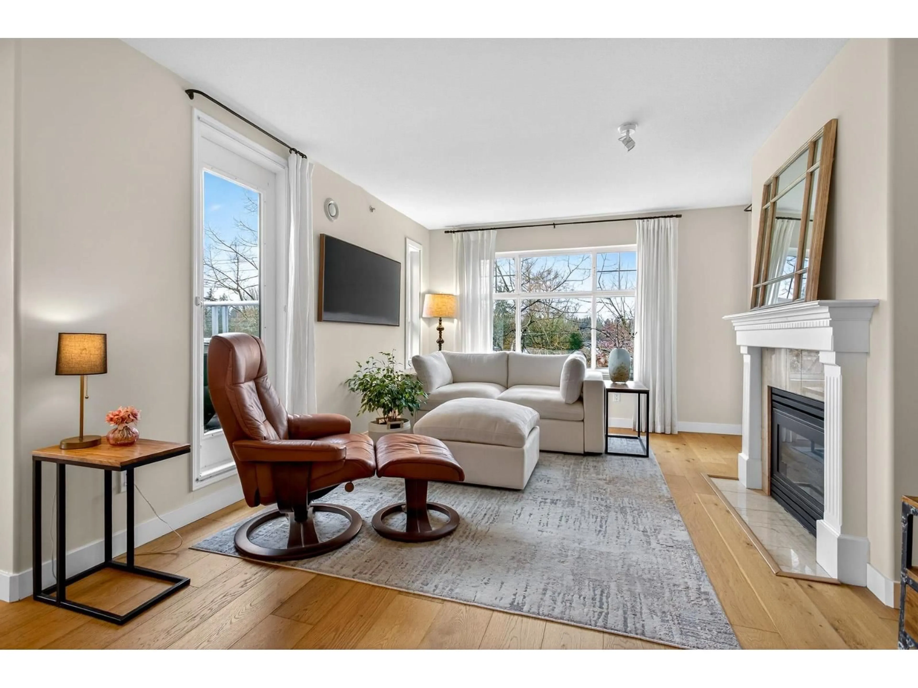 Living room with furniture, unknown for 309 - 8976 208 STREET, Langley British Columbia V1M2Y8