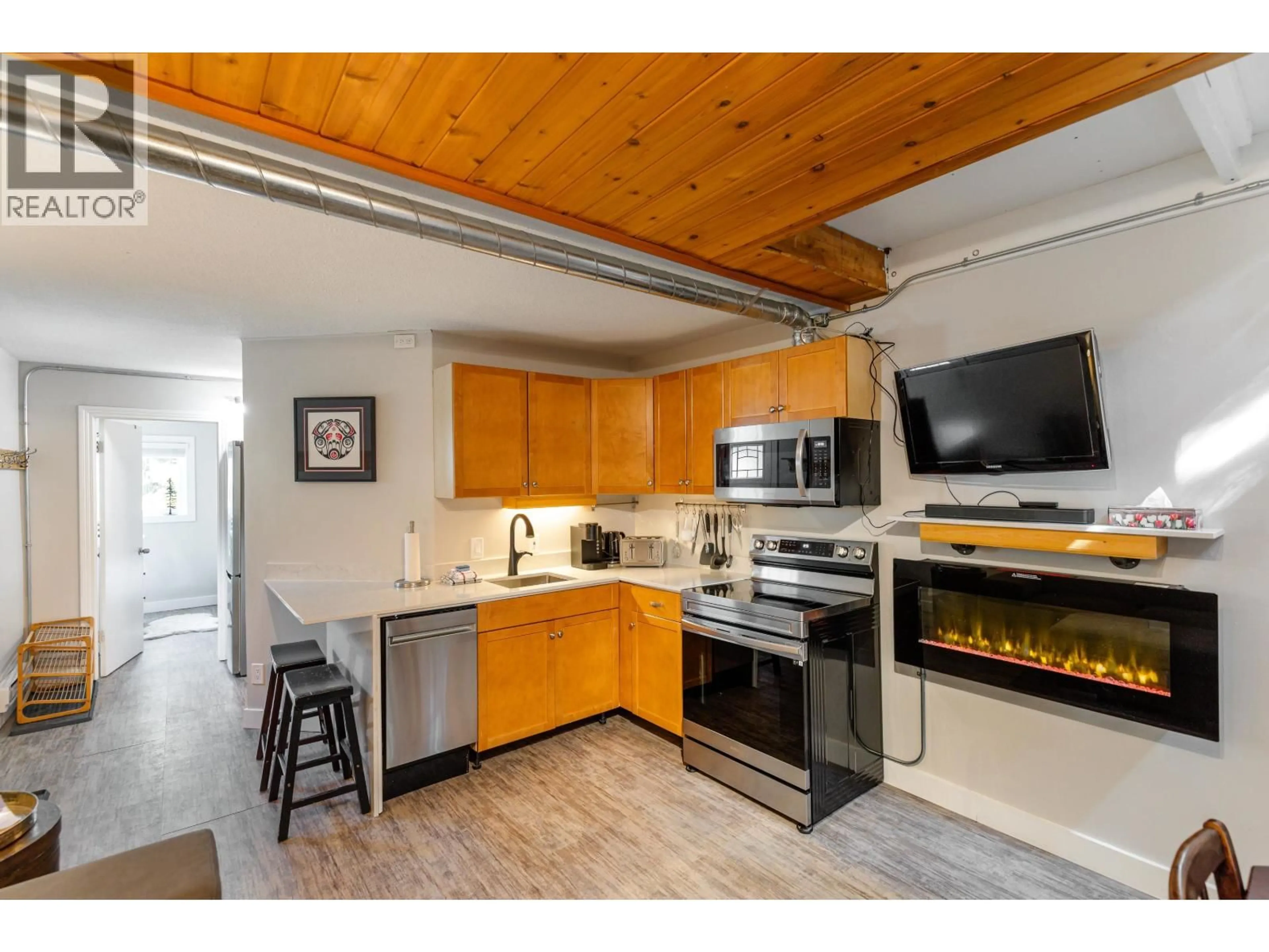 Open concept kitchen, unknown for 4 - 2028 INNSBRUCK DRIVE, Whistler British Columbia V8E0B5