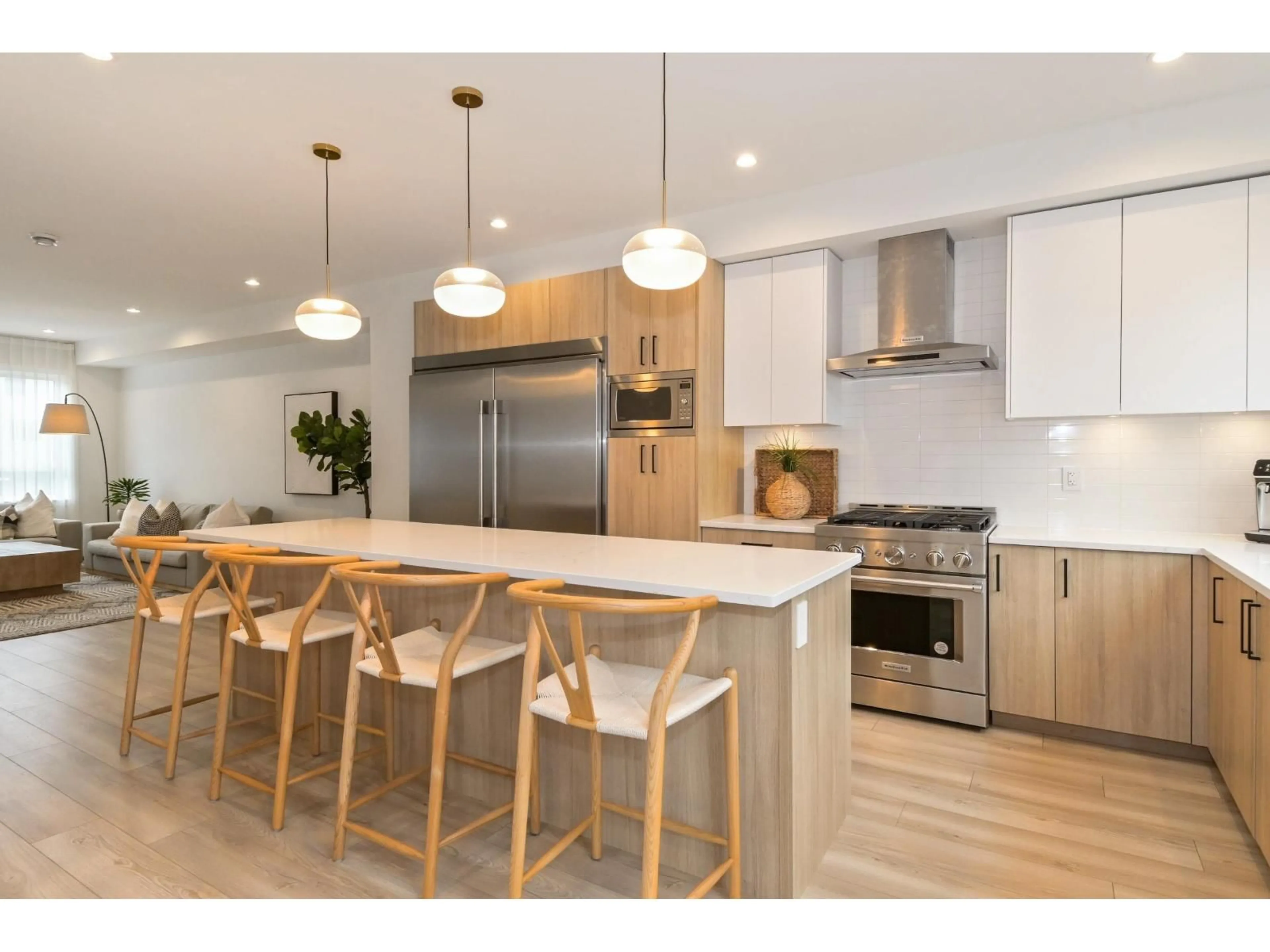 Open concept kitchen, wood/laminate floor for 15 - 17538 100 AVENUE, Surrey British Columbia V4N6X3