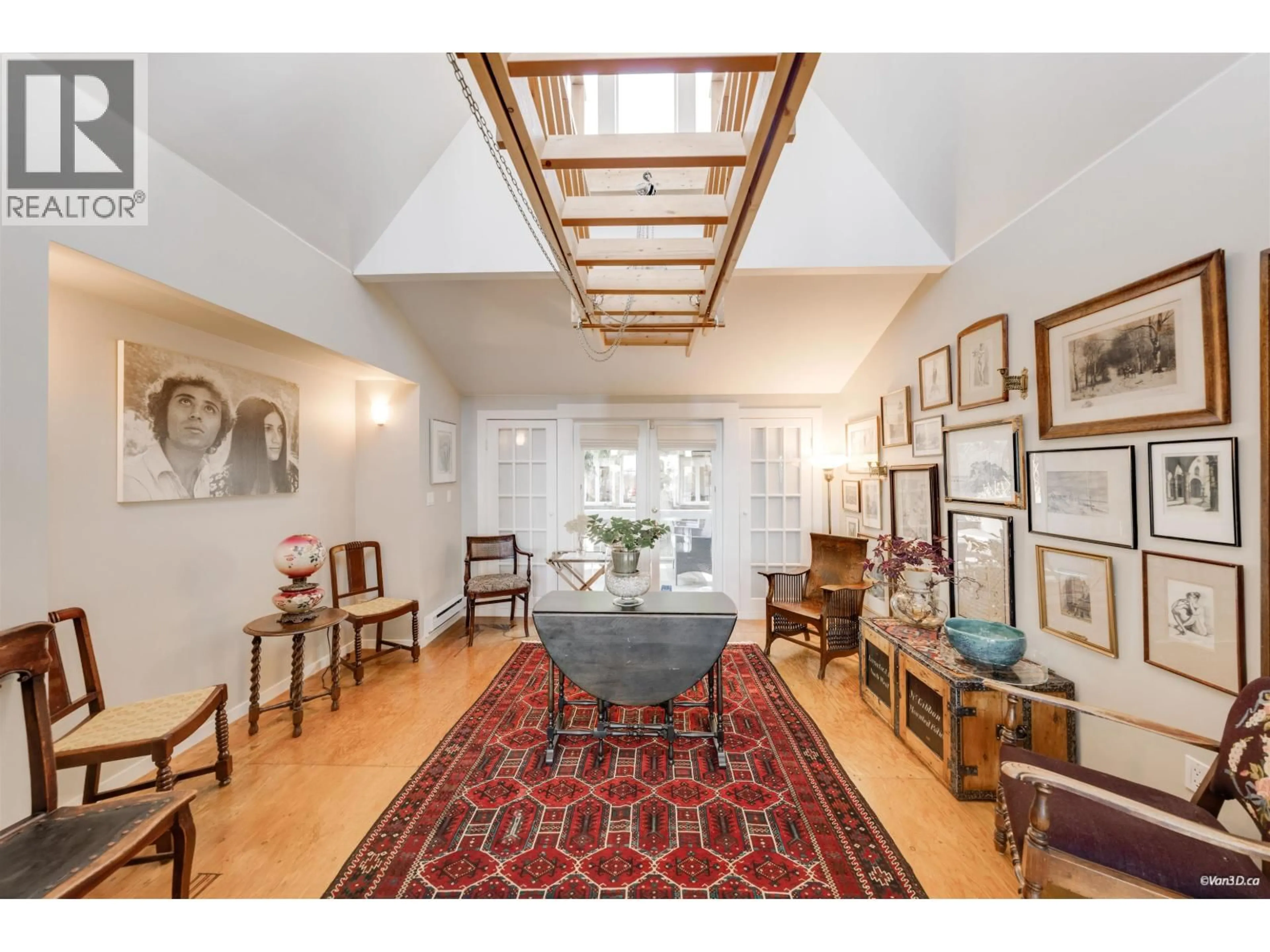 Dining room, unknown for 670 MONTROYAL BOULEVARD, North Vancouver British Columbia V7R2G3