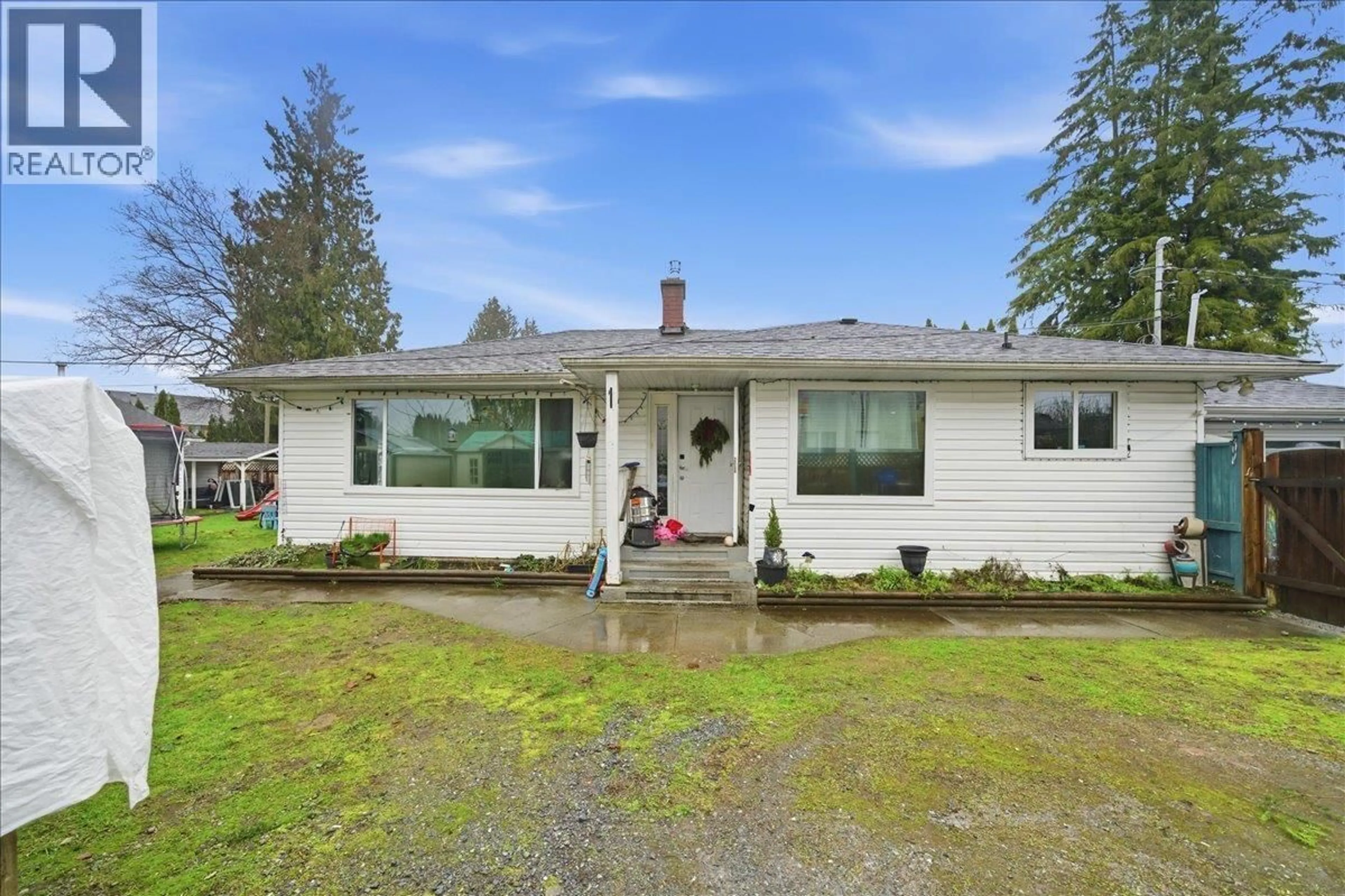 A pic from outside/outdoor area/front of a property/back of a property/a pic from drone, unknown for 12357 189A STREET, Pitt Meadows British Columbia V3Y2H3