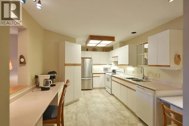 104 - 5768 MARINE WAY, Sechelt 4