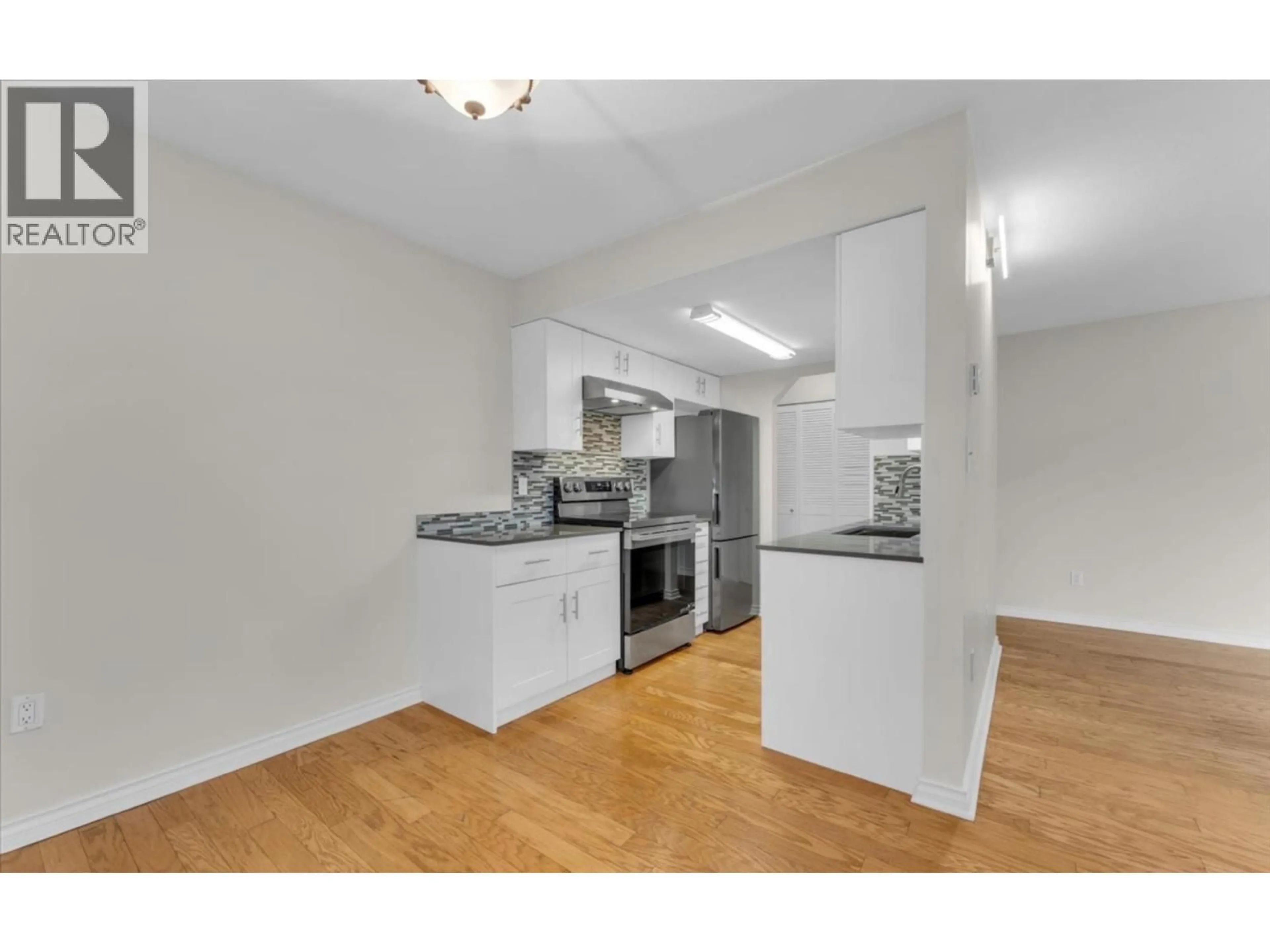 Standard kitchen, unknown for 104 - 1641 WOODLAND DRIVE, Vancouver British Columbia V5L3S9