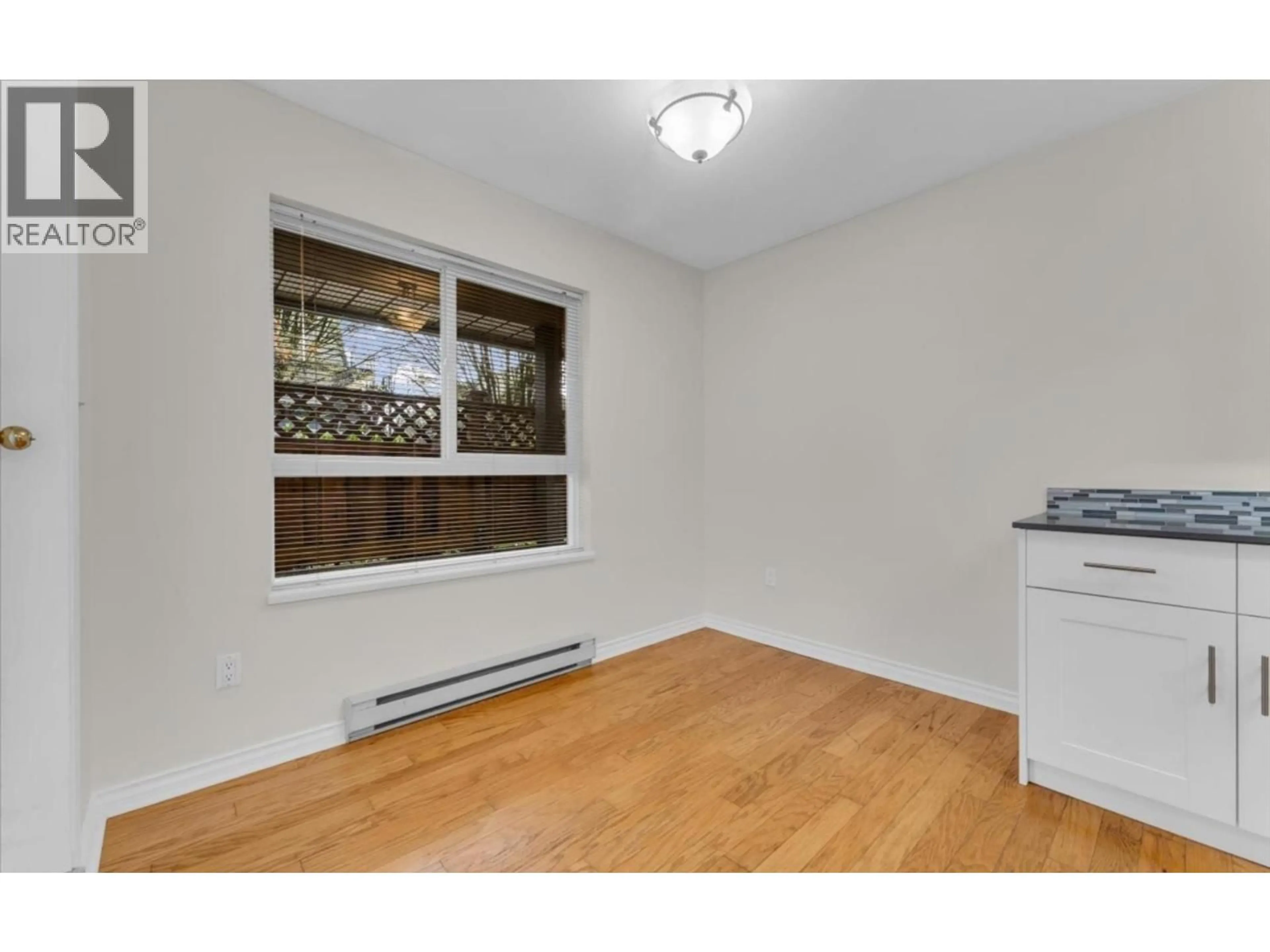 A pic of a room for 104 - 1641 WOODLAND DRIVE, Vancouver British Columbia V5L3S9