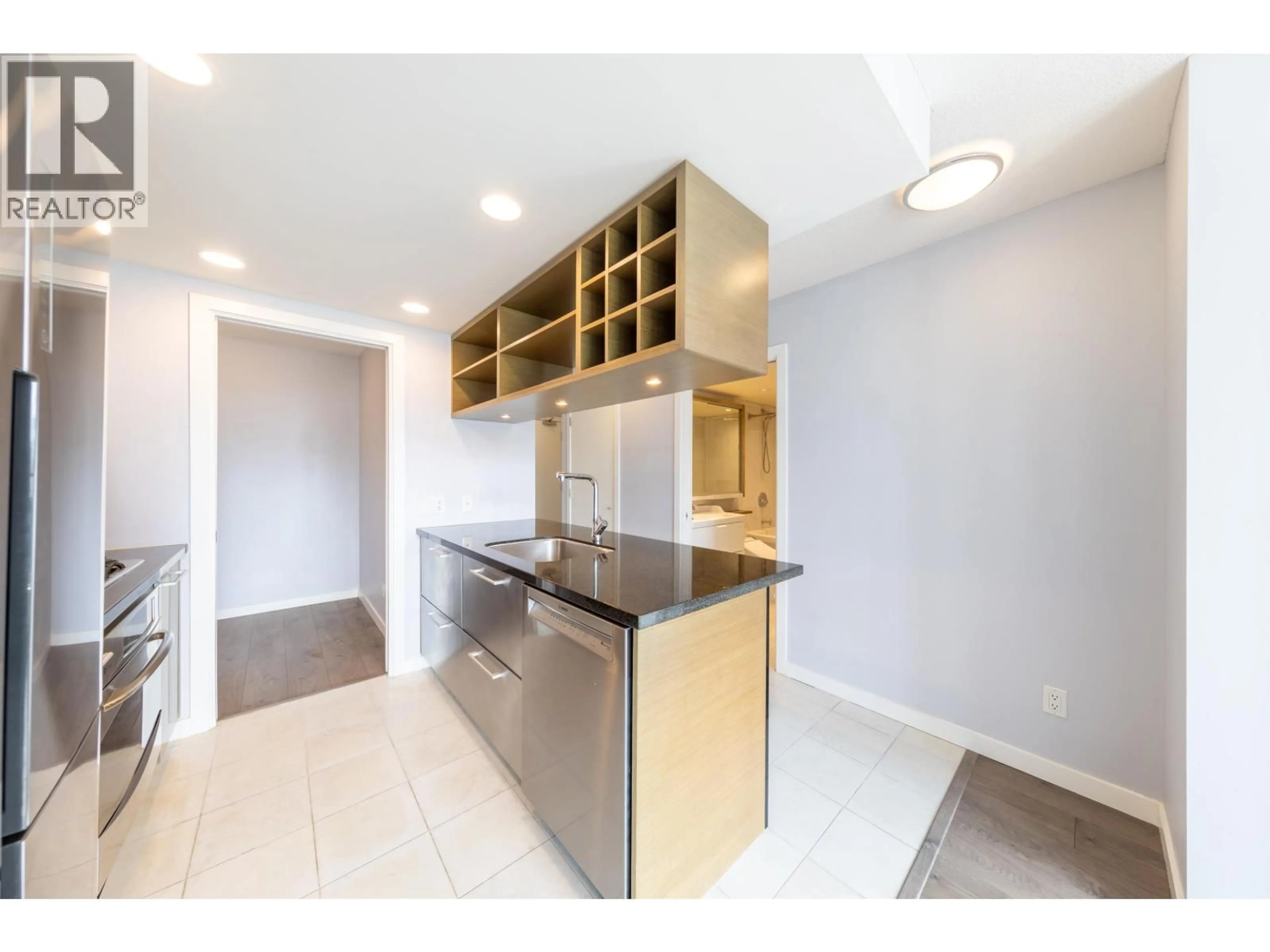 Standard kitchen, unknown for 907 - 833 SEYMOUR STREET, Vancouver British Columbia V6B0G4