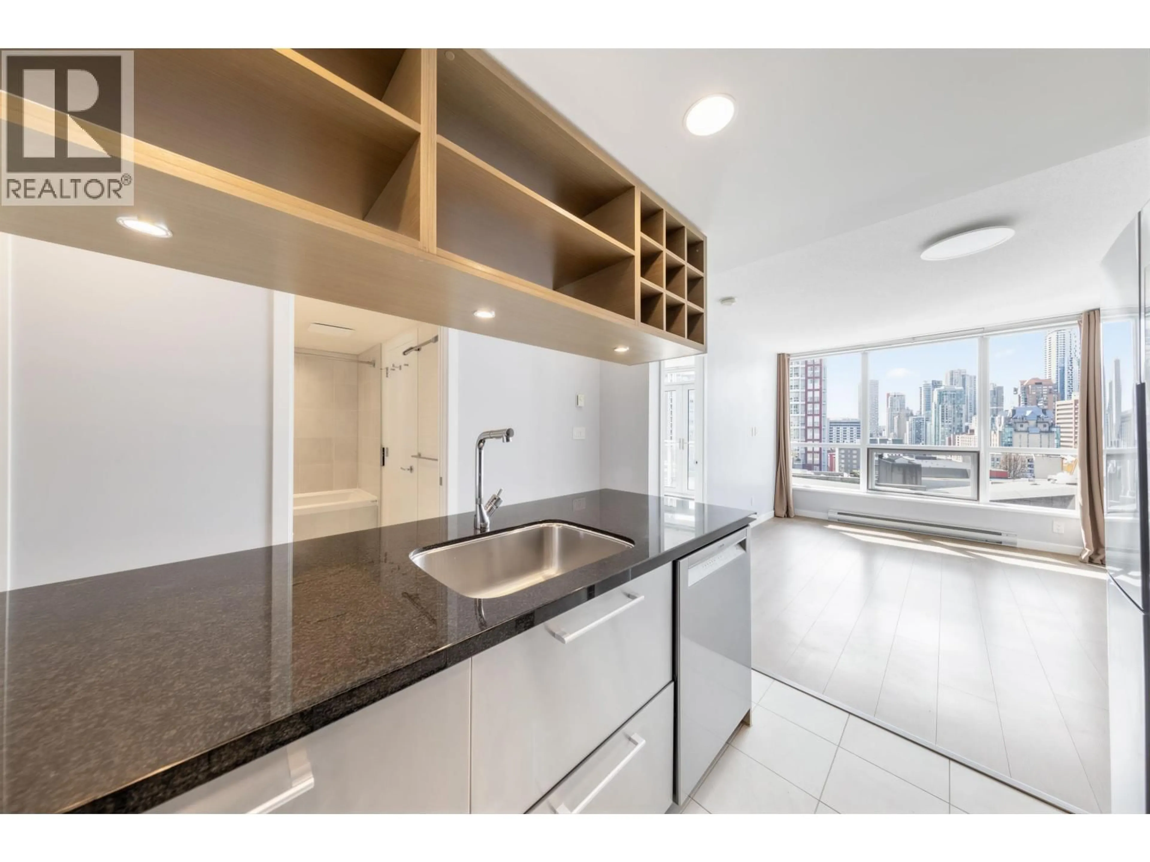 Standard kitchen, unknown for 907 - 833 SEYMOUR STREET, Vancouver British Columbia V6B0G4