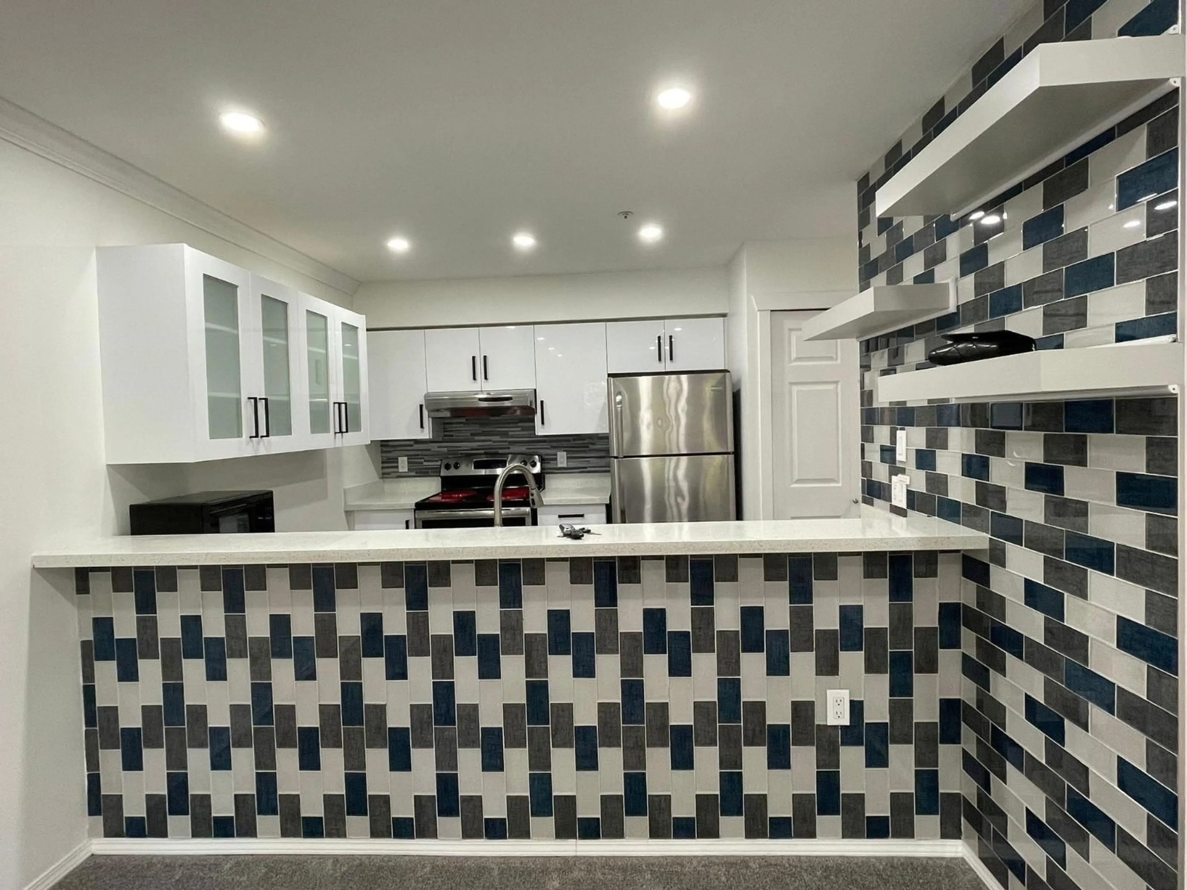 Contemporary kitchen, ceramic/tile floor for 207 - 12739 72 AVENUE, Surrey British Columbia V3W4E8