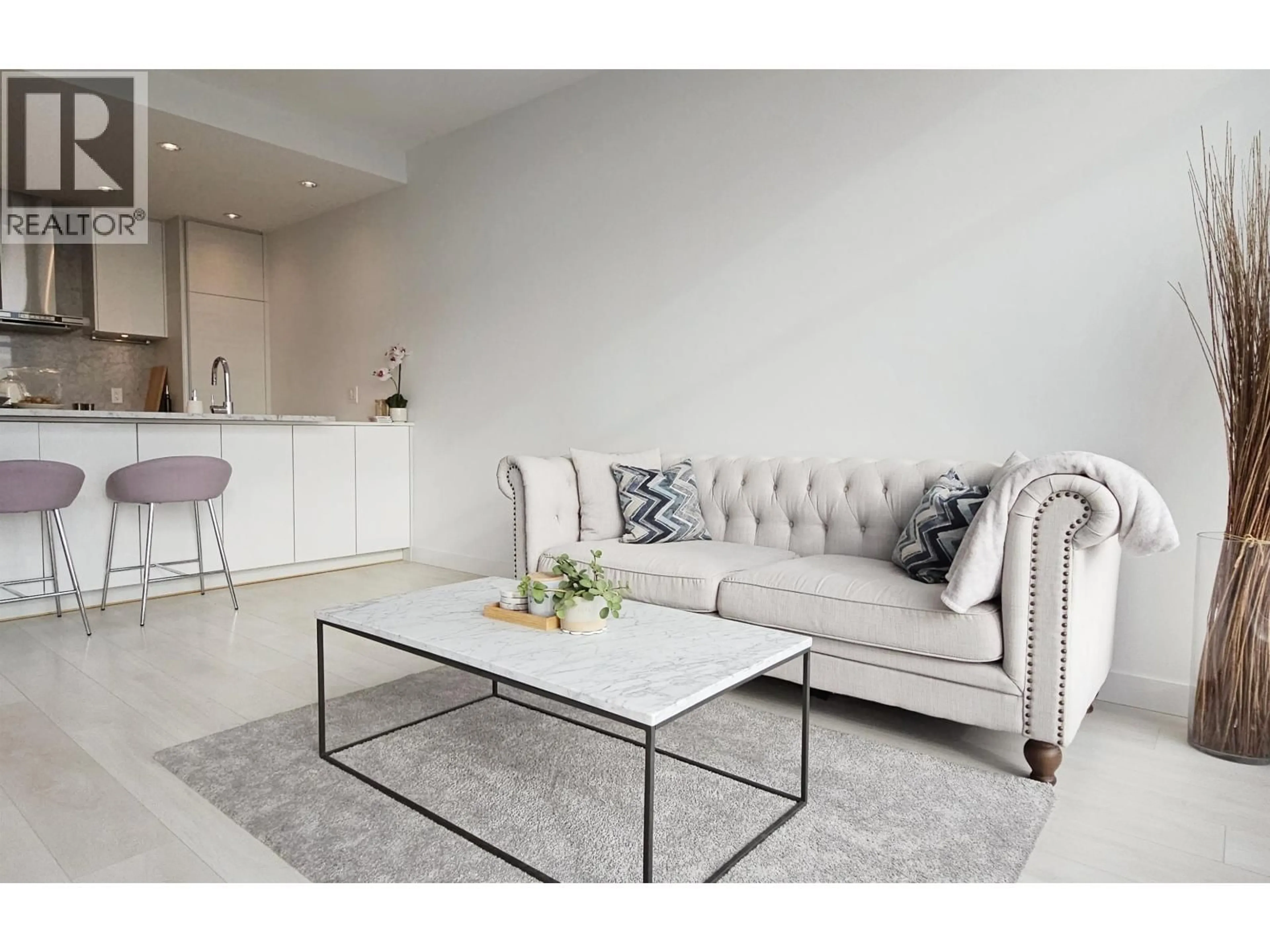 Living room with furniture, unknown for 5101 - 4670 ASSEMBLY WAY, Burnaby British Columbia V5H0H3