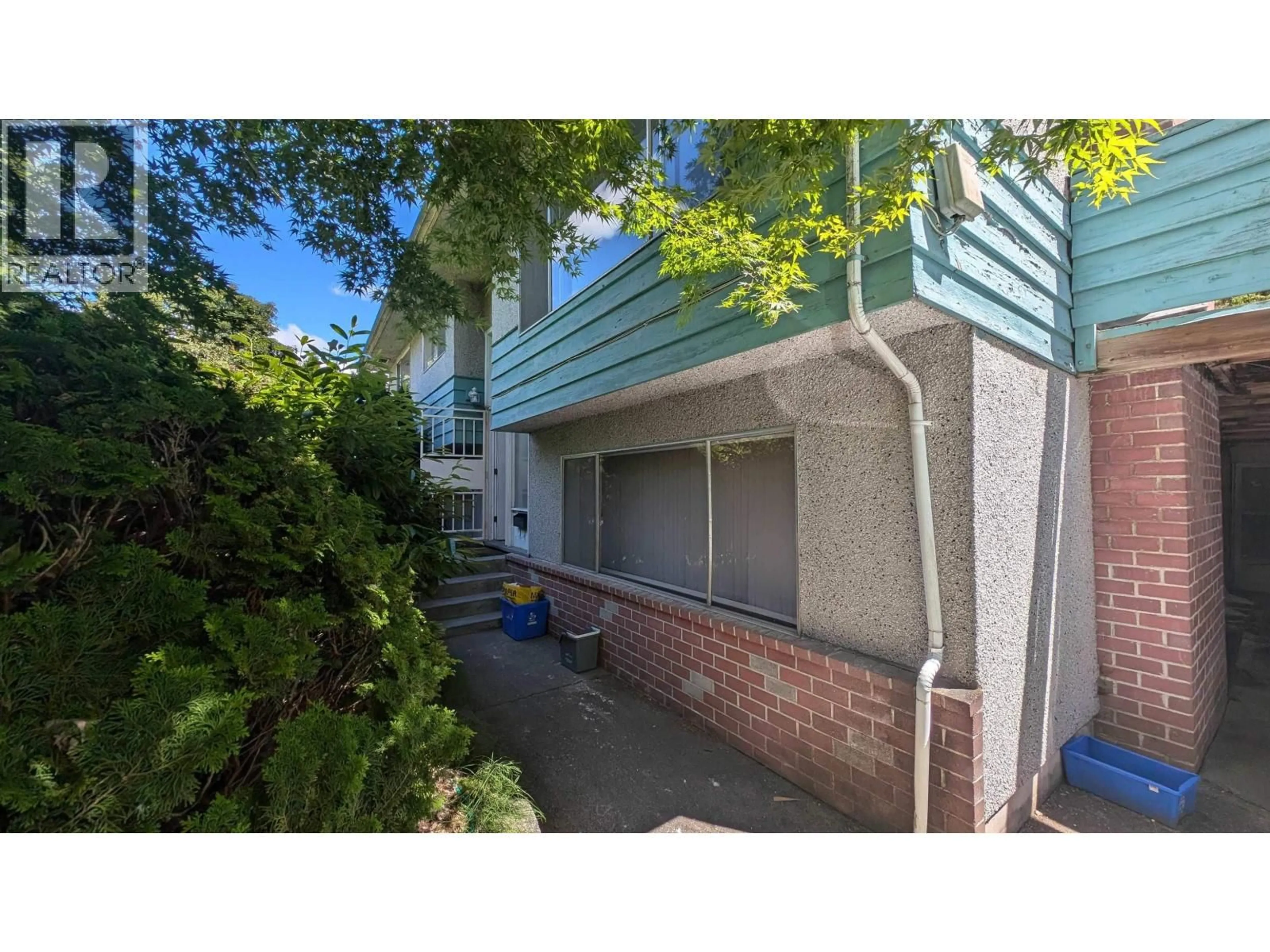 A pic from outside/outdoor area/front of a property/back of a property/a pic from drone, street for 8975 COOK CRESCENT, Richmond British Columbia V6Y1X1