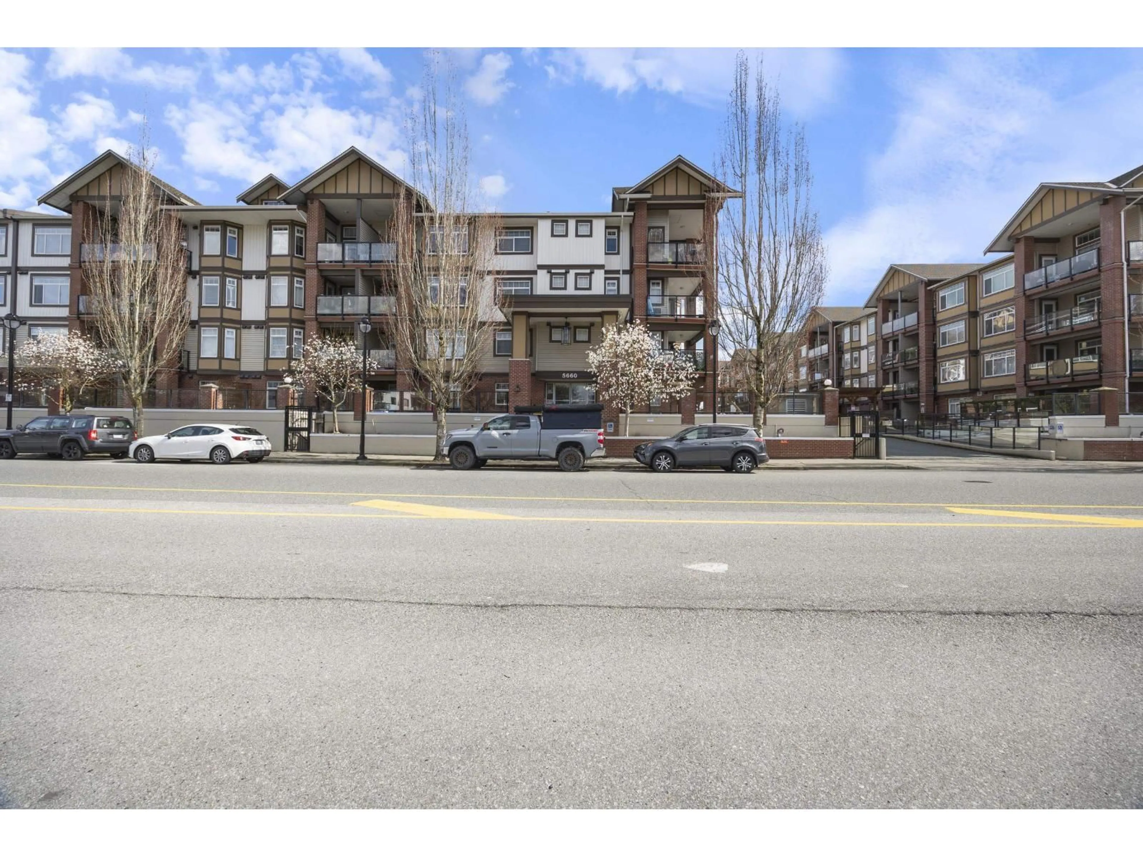 Unknown for 140 - 5660 201A STREET, Langley British Columbia V3A0B4