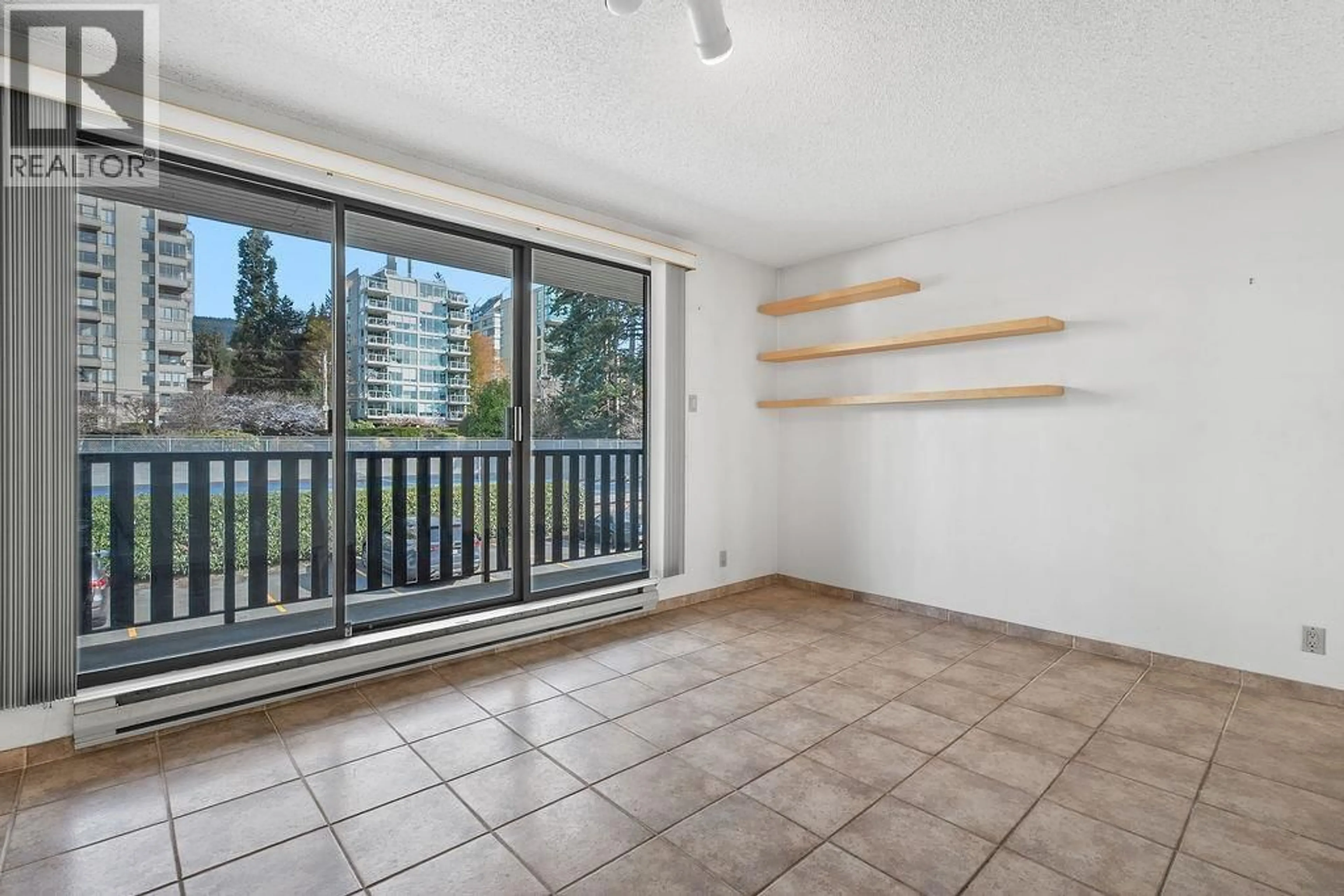 A pic of a room for 1465 CLYDE AVENUE, West Vancouver British Columbia V7T1E9