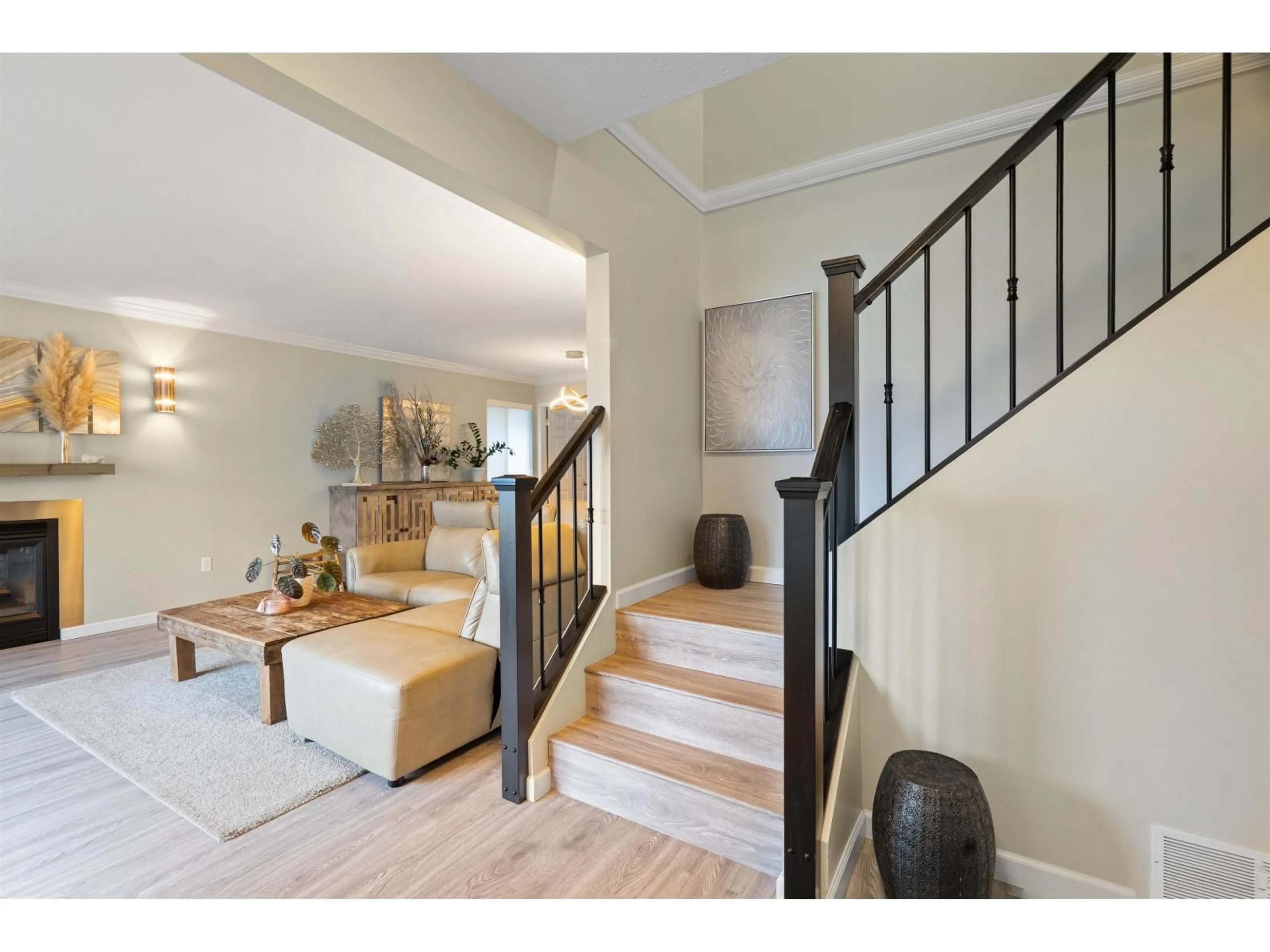 Unknown for 32345 CLINTON AVENUE, Abbotsford British Columbia V2T5B3