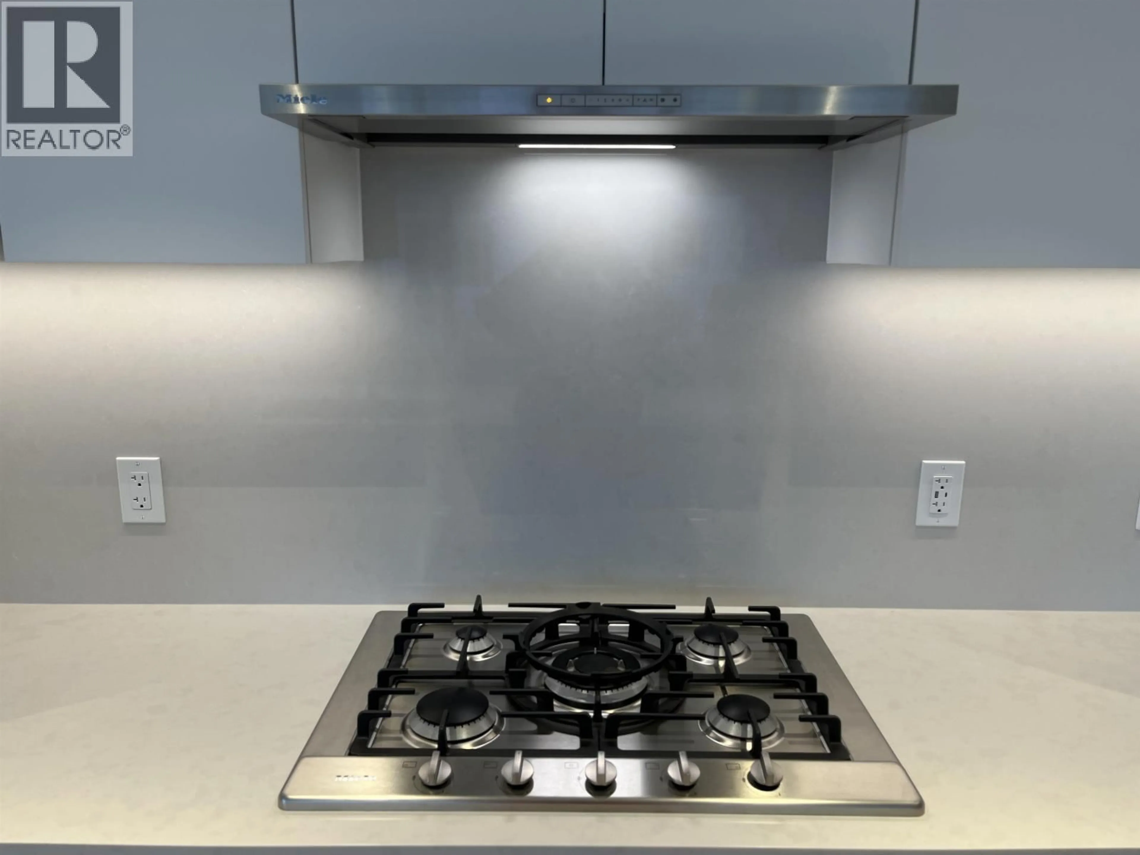 Standard kitchen, ceramic/tile floor for 603 - 485 42ND AVENUE, Vancouver British Columbia V5Y0R6