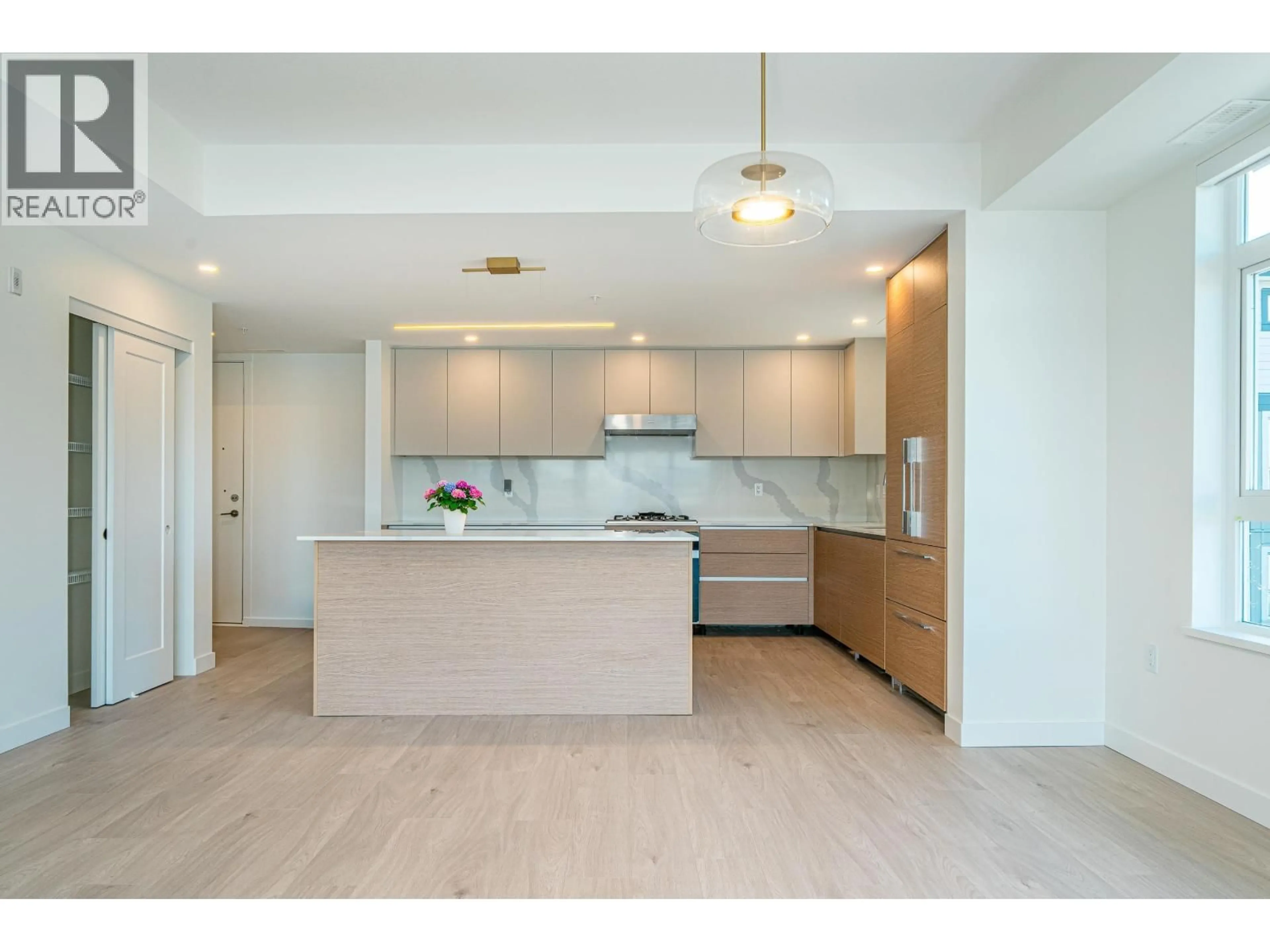 Open concept kitchen, wood/laminate floor for 37 - 10333 RIVER DRIVE, Richmond British Columbia V6X0X4