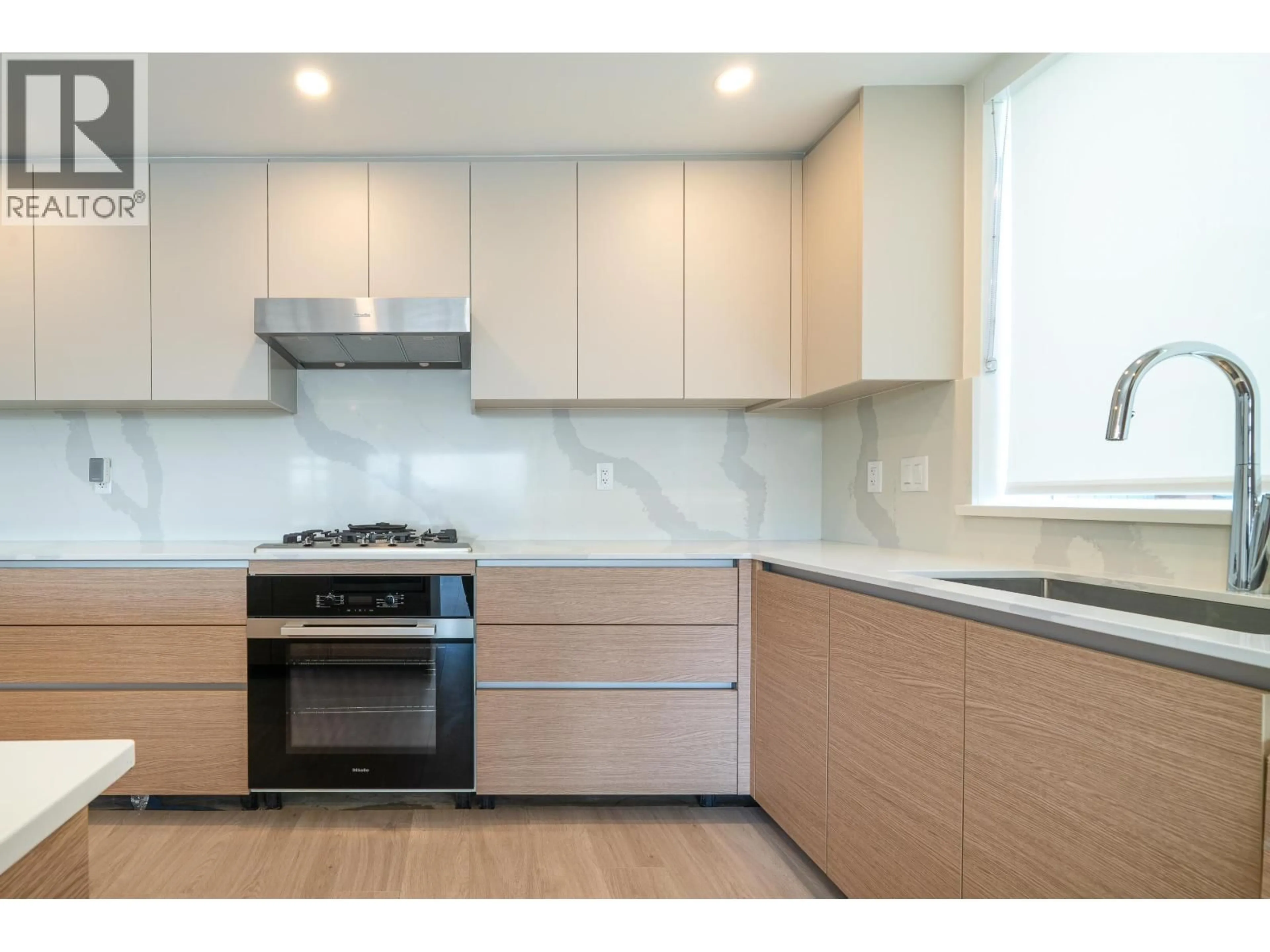 Standard kitchen, unknown for 37 - 10333 RIVER DRIVE, Richmond British Columbia V6X0X4