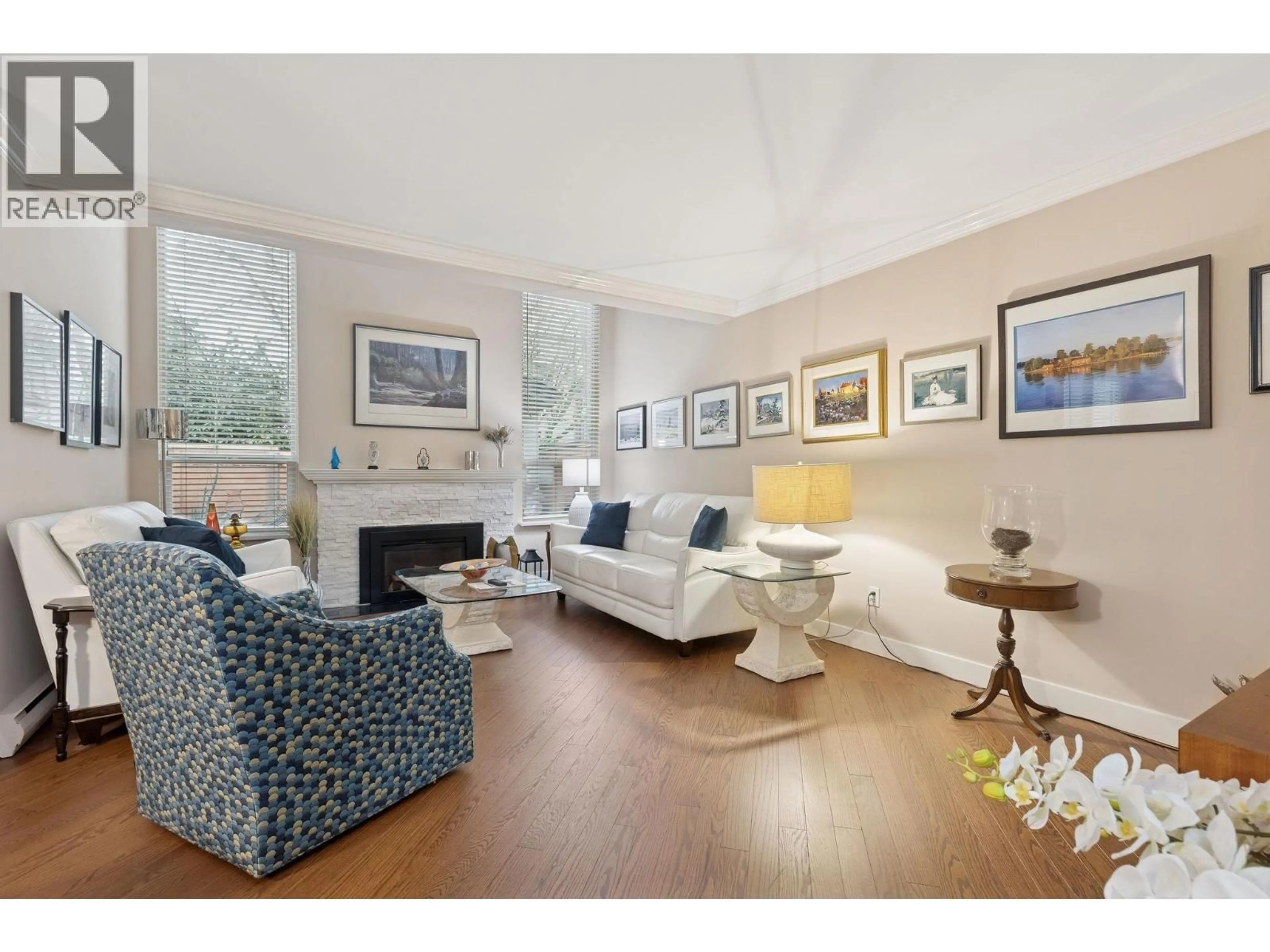 Living room with furniture, wood/laminate floor for 20 - 6871 FRANCIS ROAD, Richmond British Columbia V7C4S9